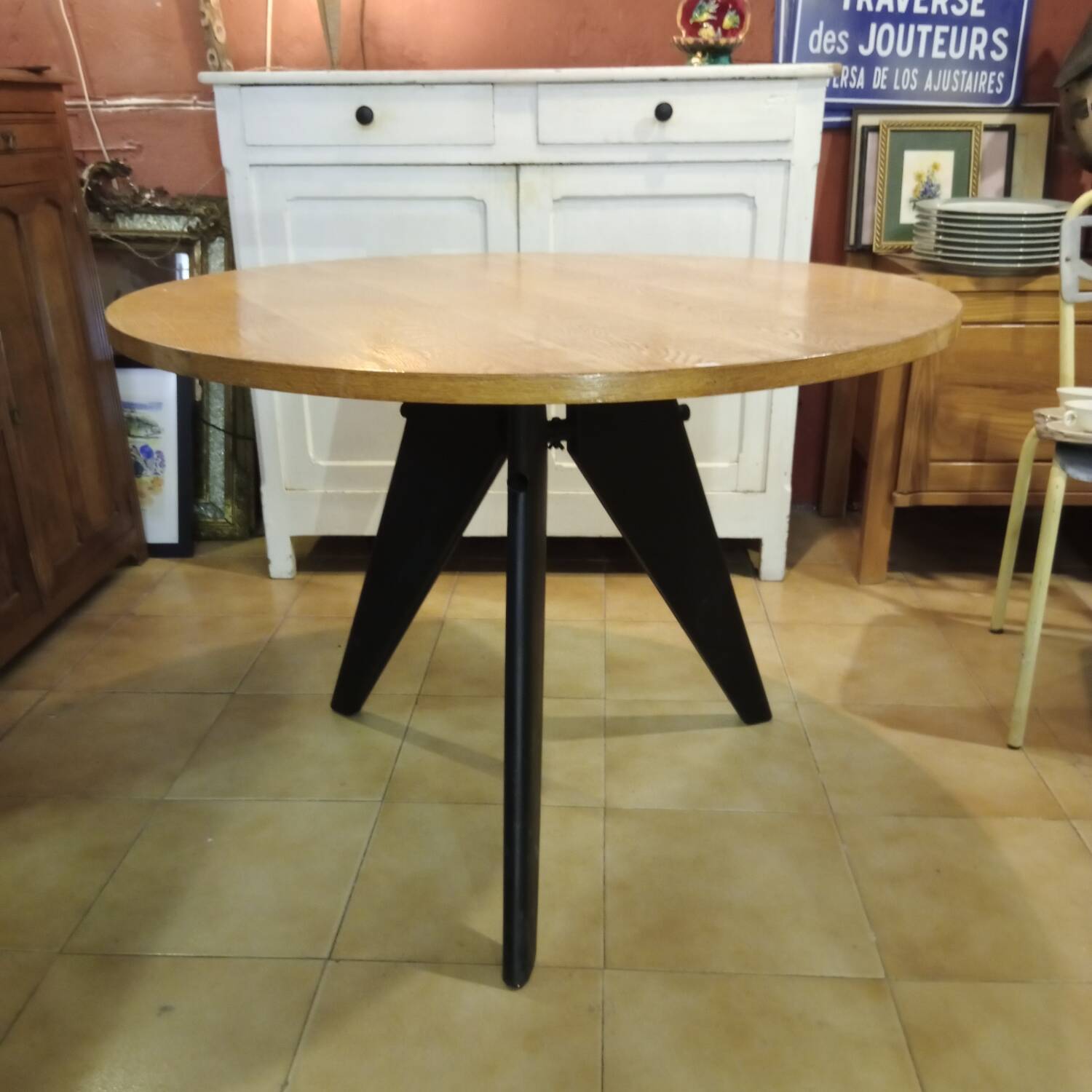 Round table in the spirit of Jean Prouvé