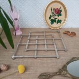Stretchy silver metal flat bottom