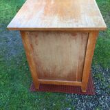 Vintage oak desk with 5 drawers and 1 pull.