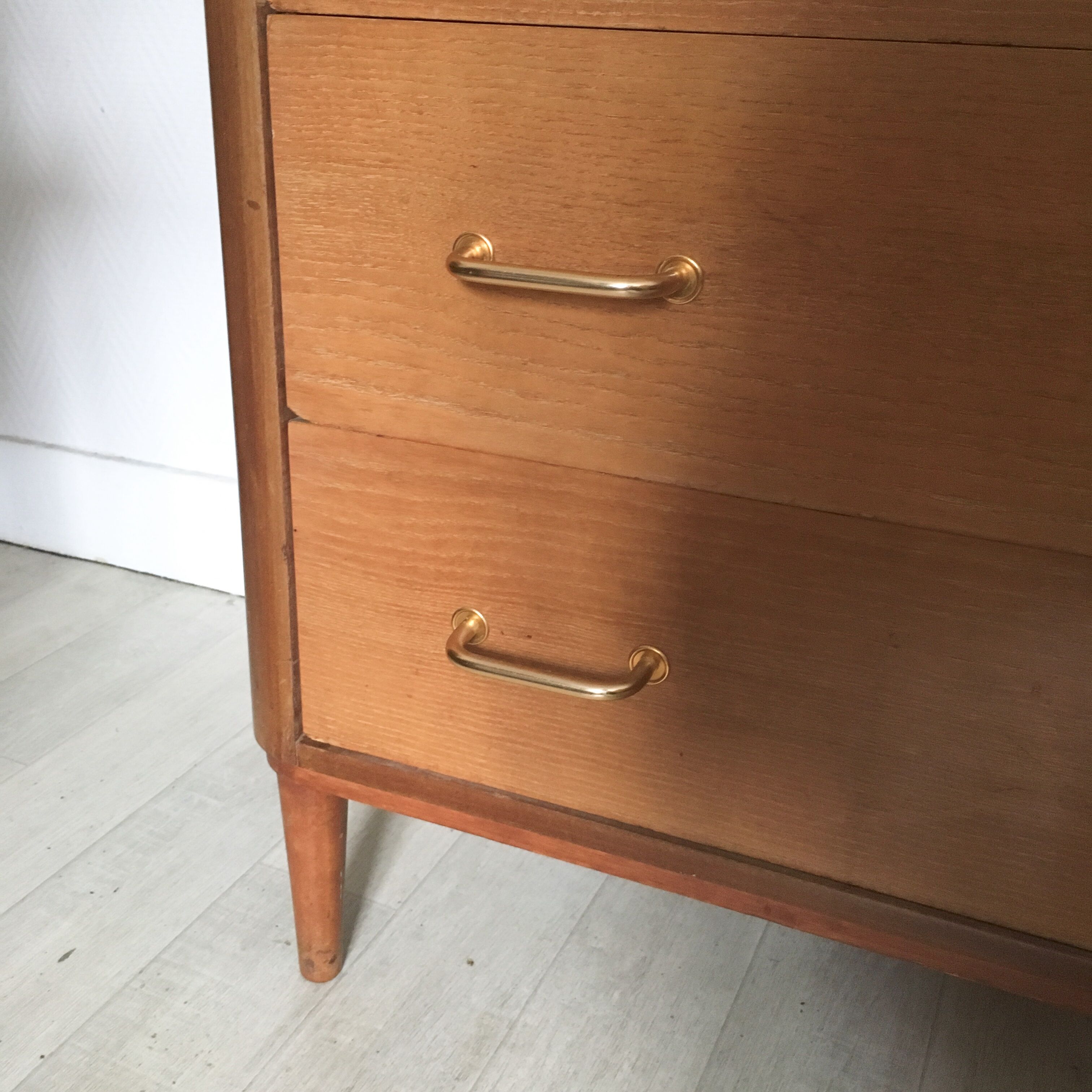 Vintage chest of drawers
