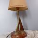 Lampe à poser marine socle bois, voilier laiton, abat jour jute