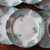 Service de 13 assiettes plates modèle "Sylvia" – Faïencerie d’Onnaing