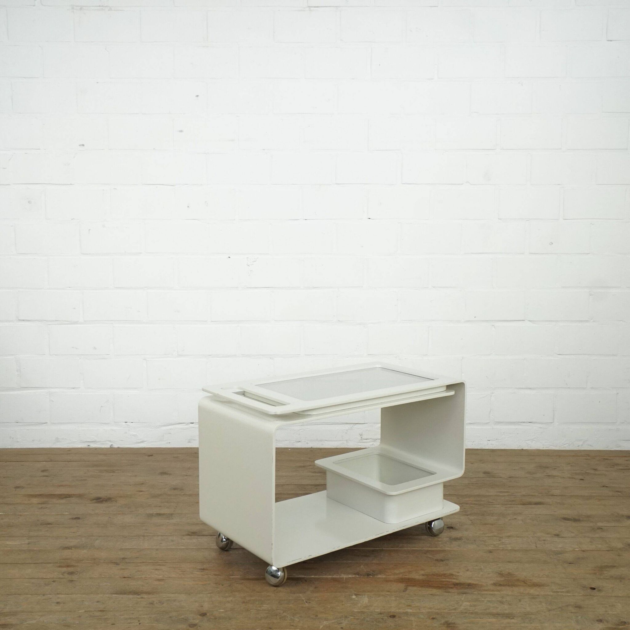 Postmodern trolley