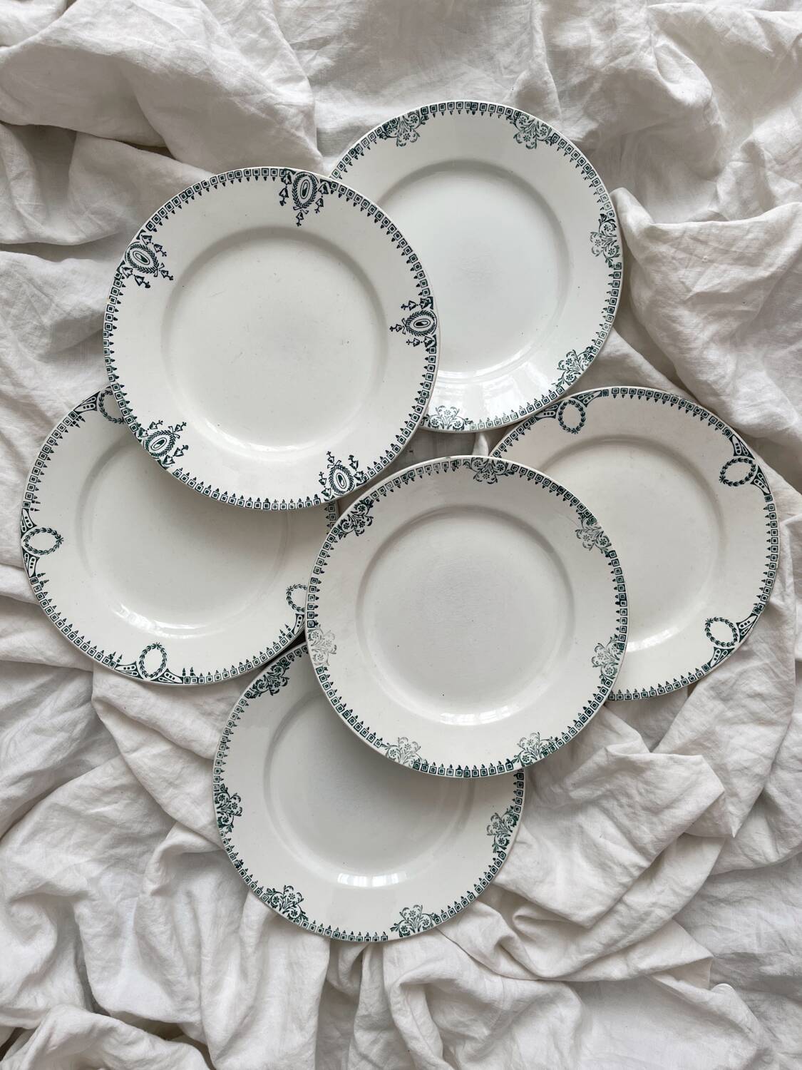 6 mismatched ironstone dinner plates from Saint Amand