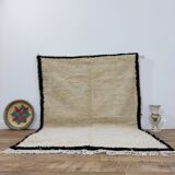 Handcrafted Moroccan Berber Rug 195 X 138 CM