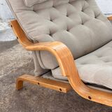 Scandinavian chaise longue