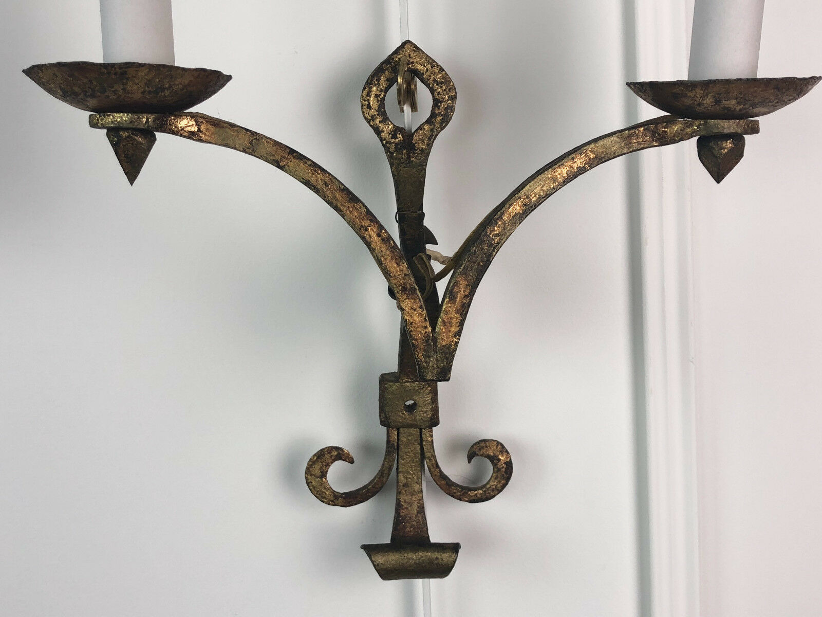 Pair of wall appliques of the 70 gold metal