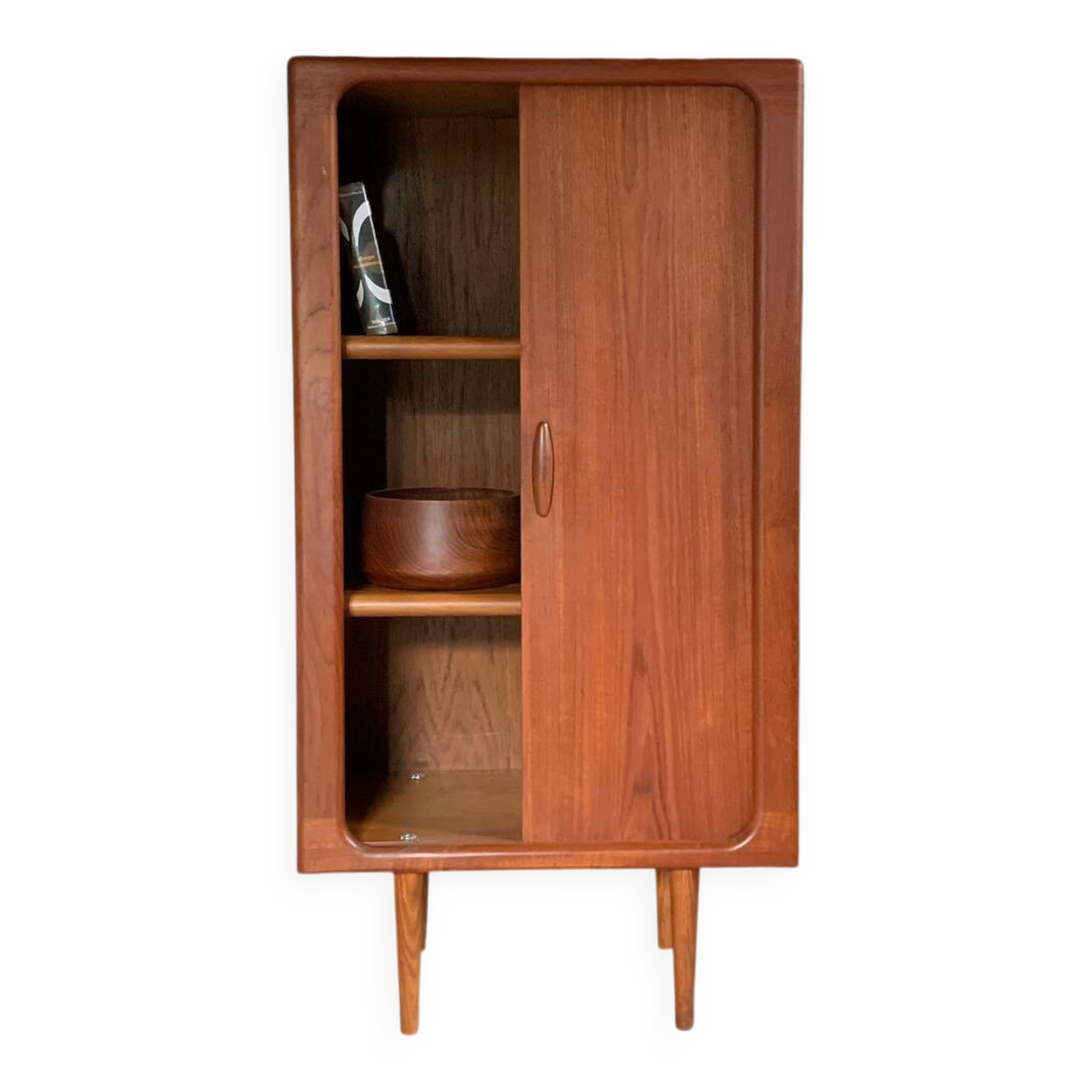 Armoire à rideau scandinave en teck vintage