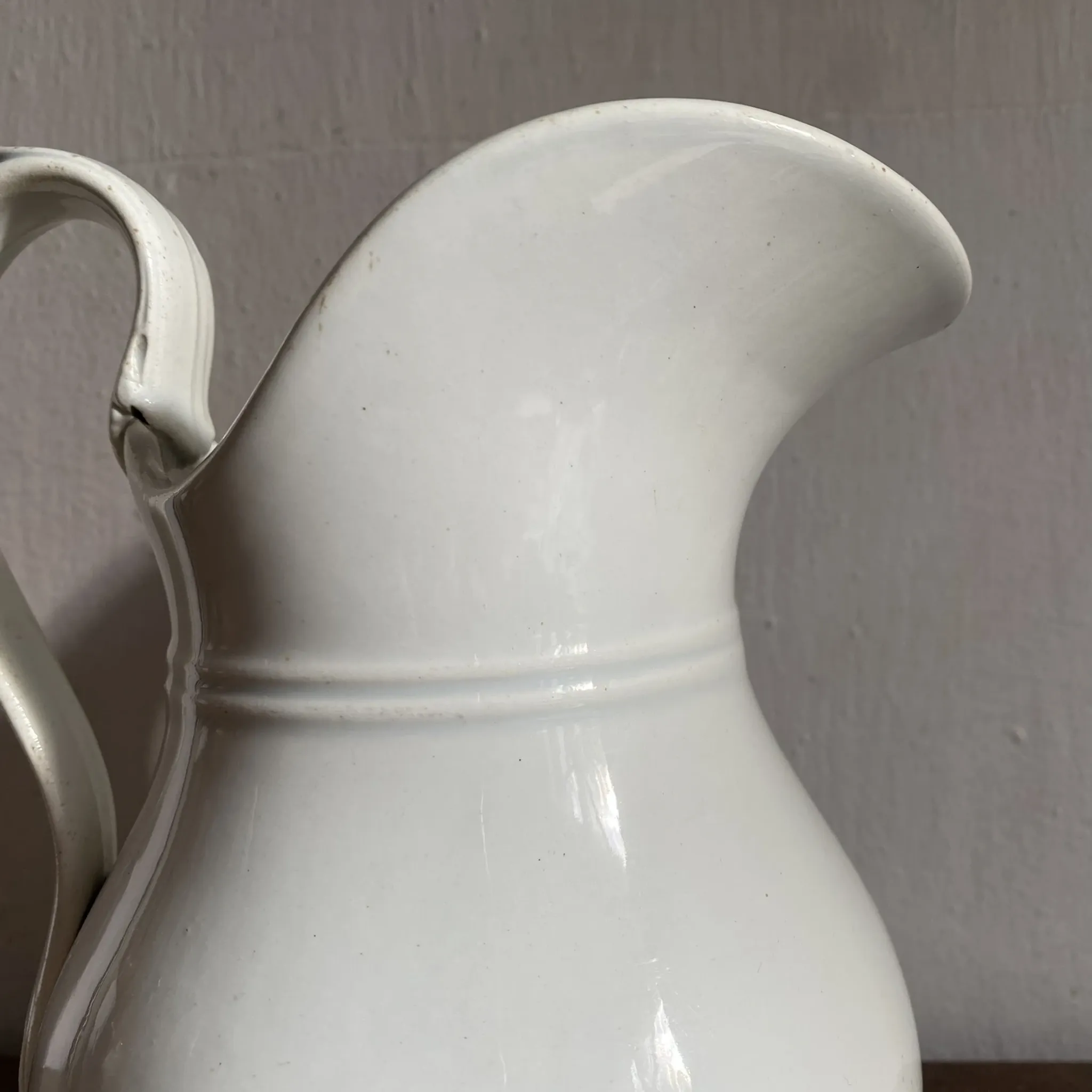 Old pitcher in ironstone Creil and Montereau Barluet (1876-1884)