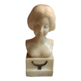 Buste de femme en albâtre