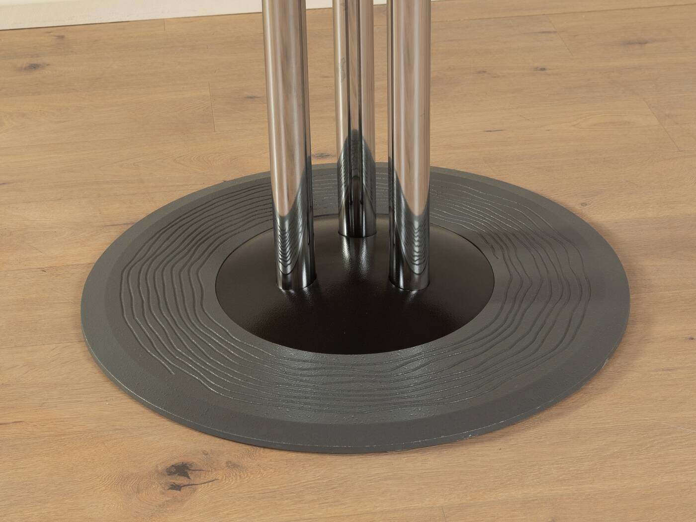 Postmodern dining table, Leolux