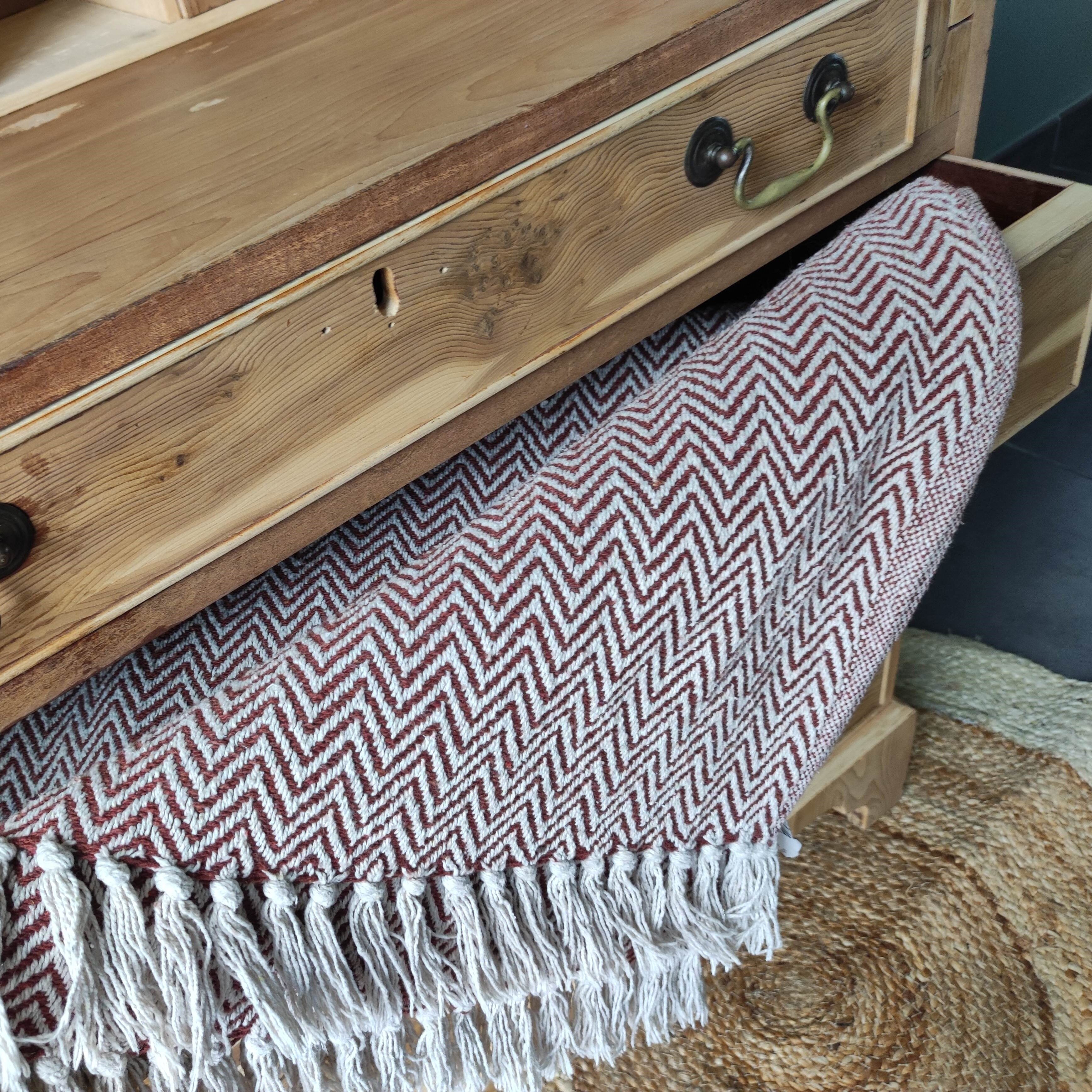 Rough wood secretary