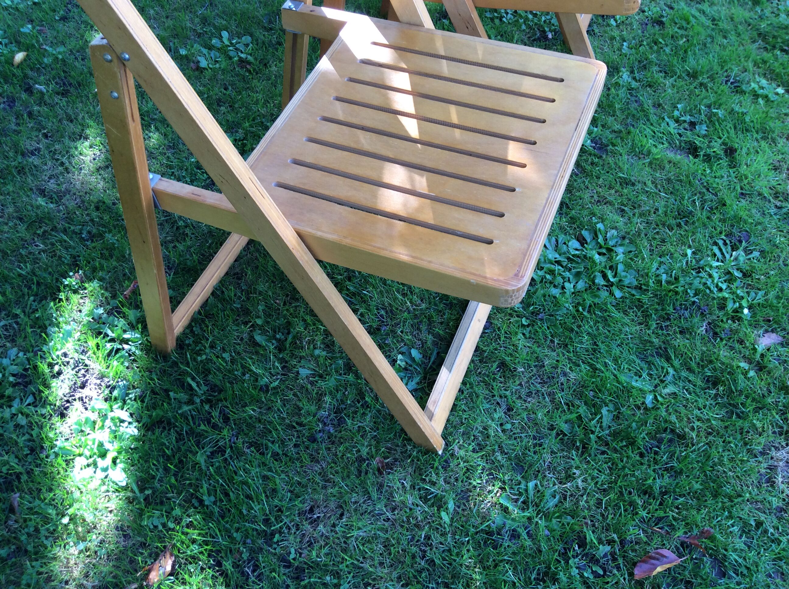 Series of 3 folding chairs