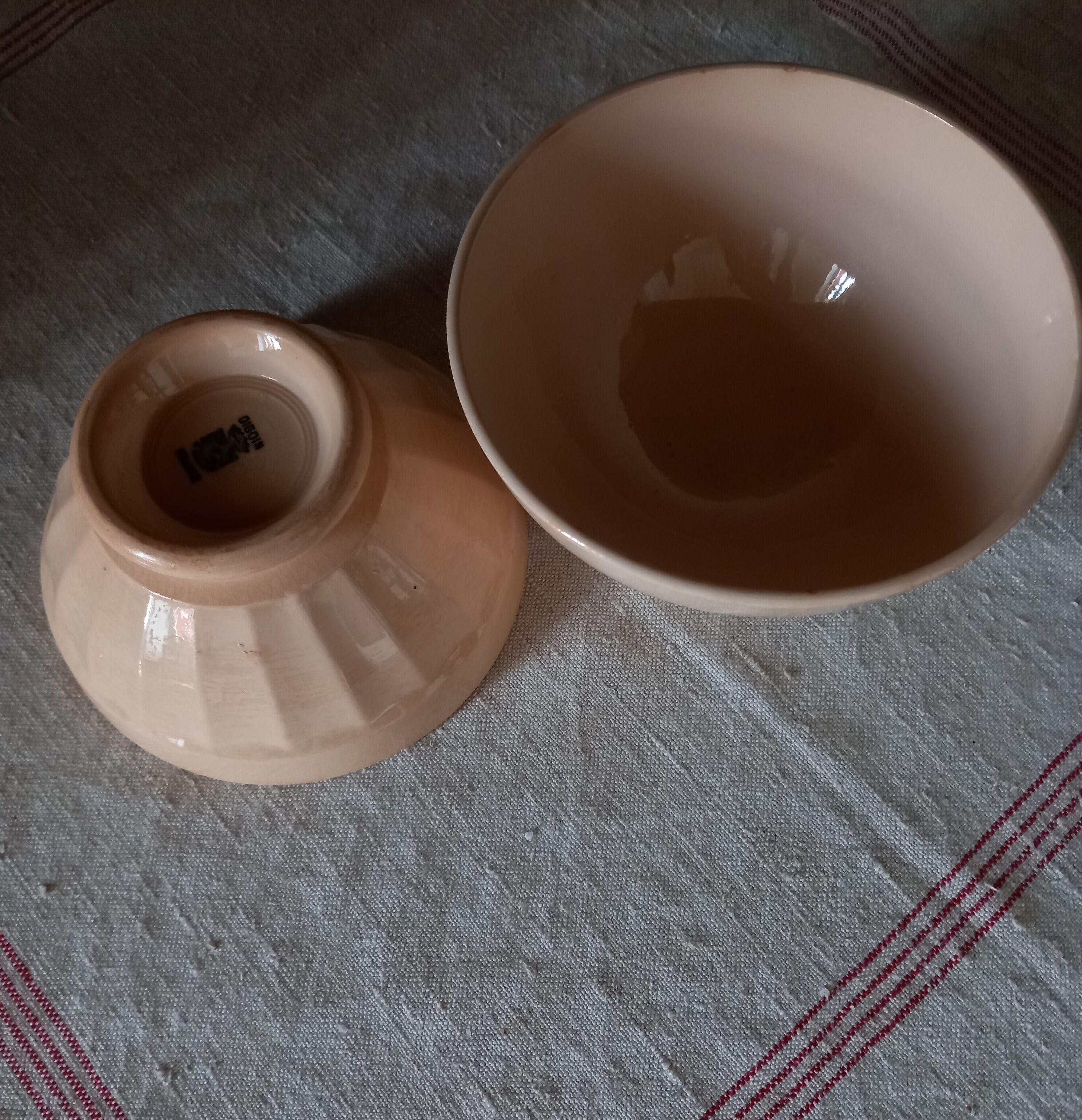 2 bowls Digoin Sarreguemines pink beige