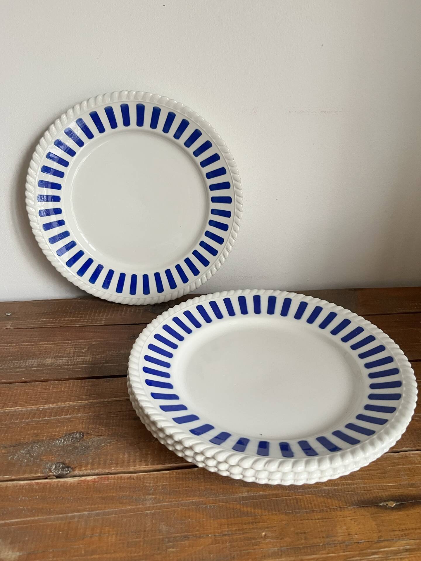 4 dinner plates