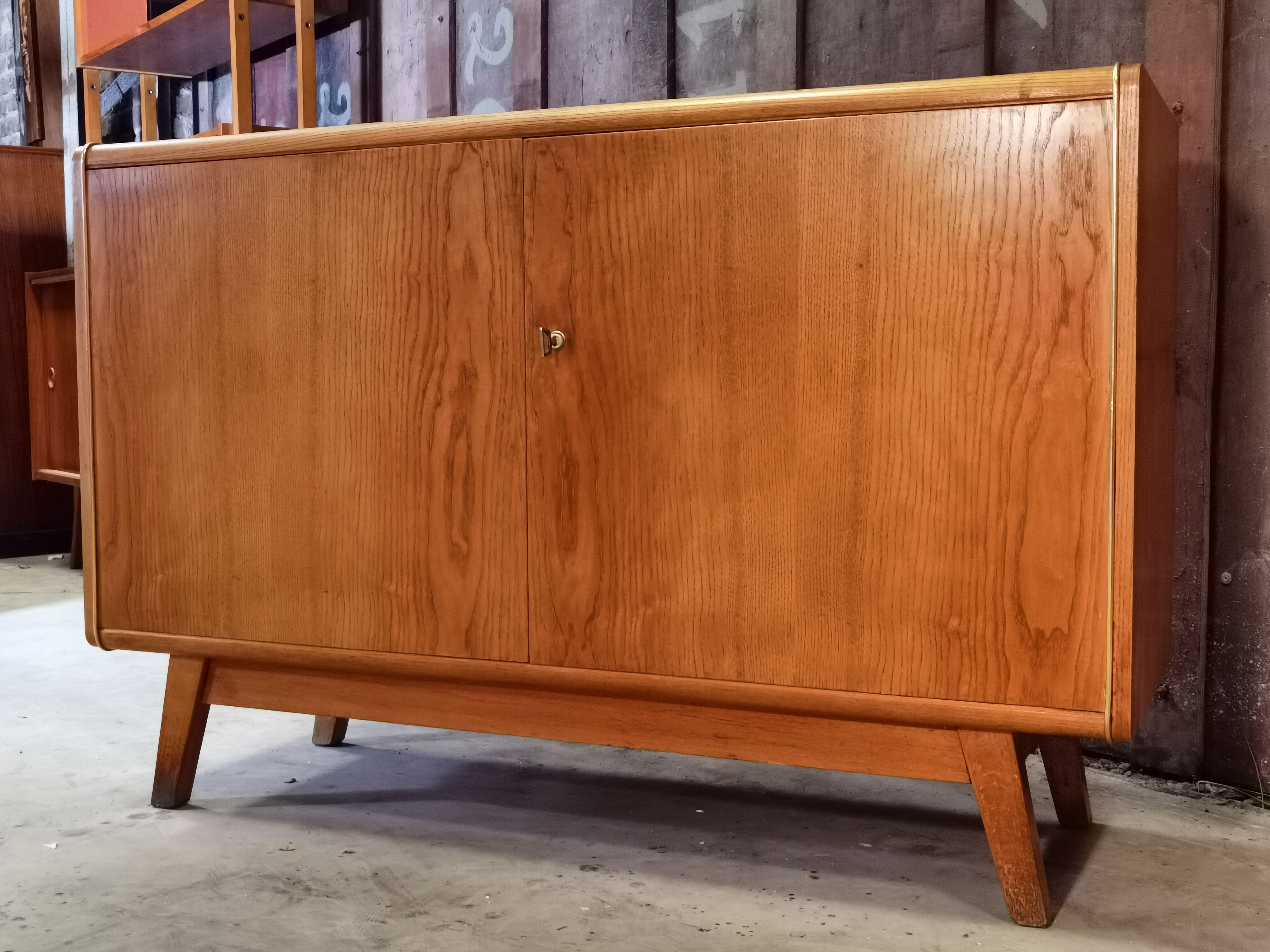 Buffet down by B. Landsman and H. Nepo-itek for Jitona Sobslav