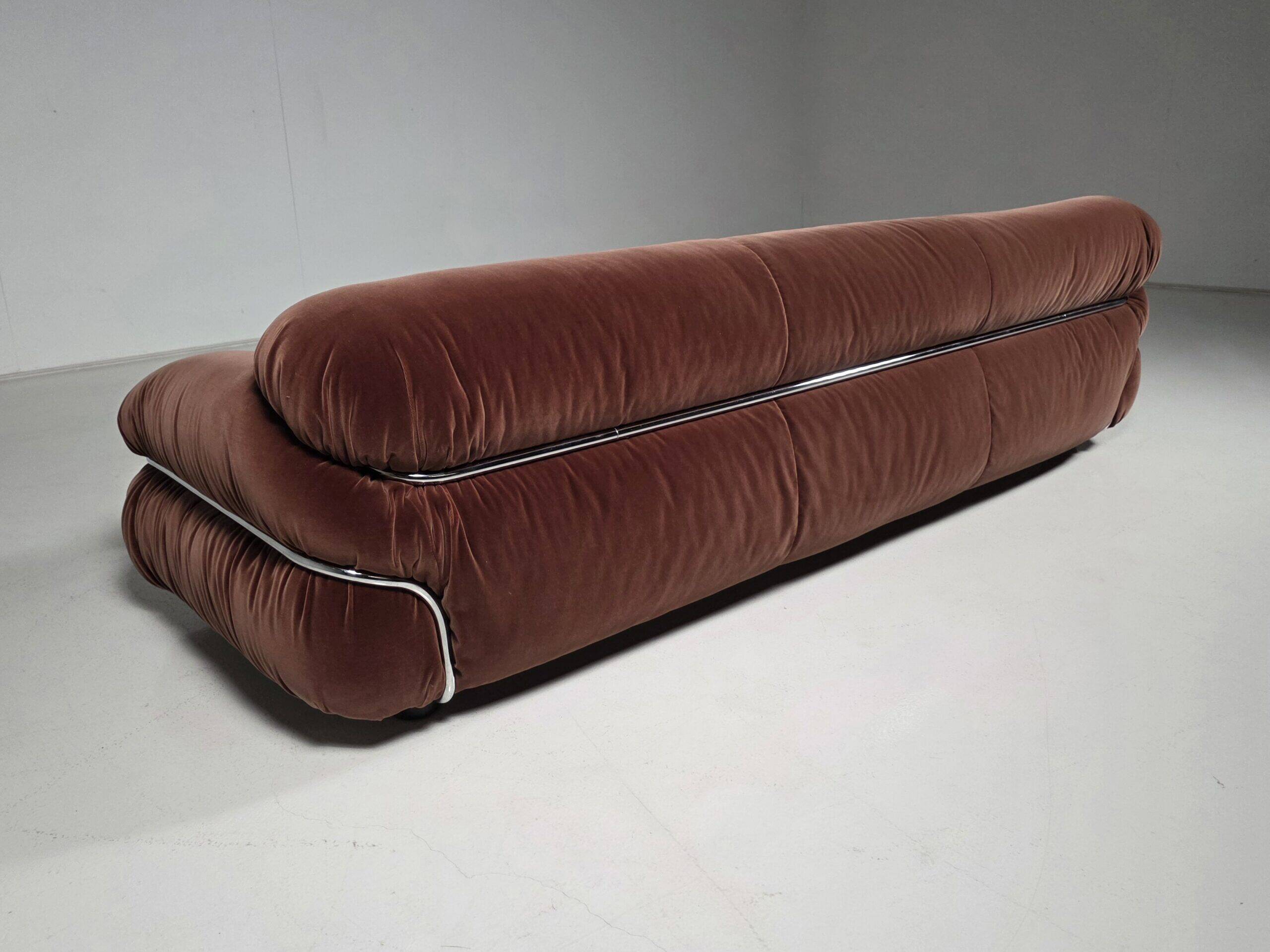 Sesann sofa in dusty pink by Gianfranco Frattini for Cassina, 1970s
