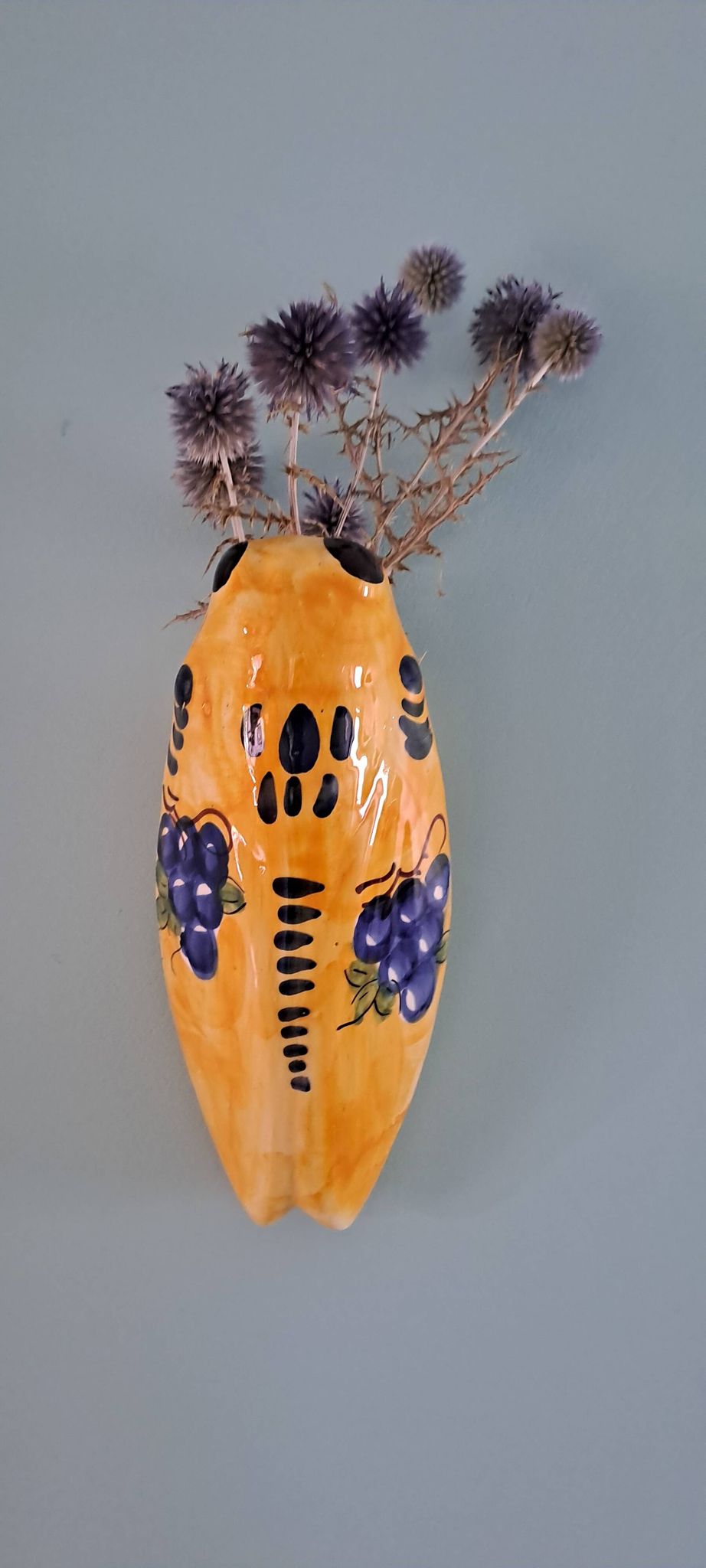 Provencal wall vase