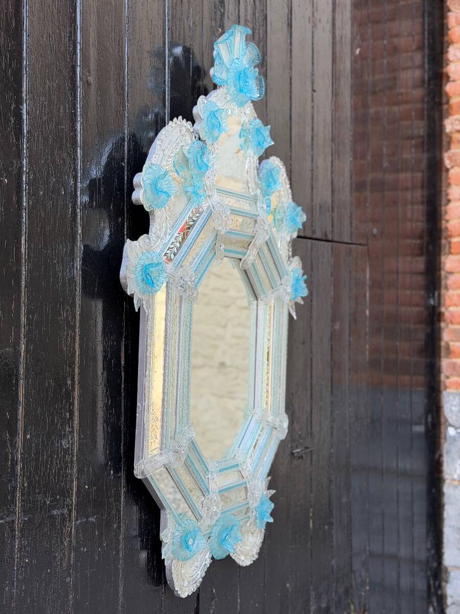 Venetian mirror in colourless and blue Murano glass, circa 1930.