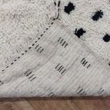 Large Moroccan Berber rug in cream wool with black patterns 290 x 200 cm