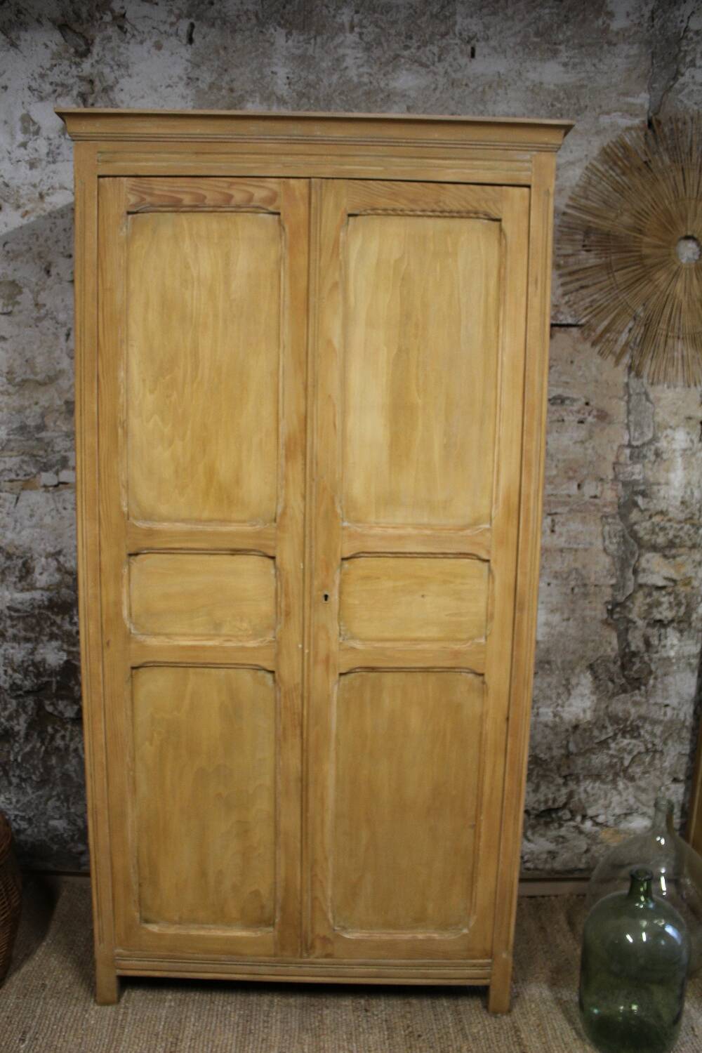 Armoire parisienne