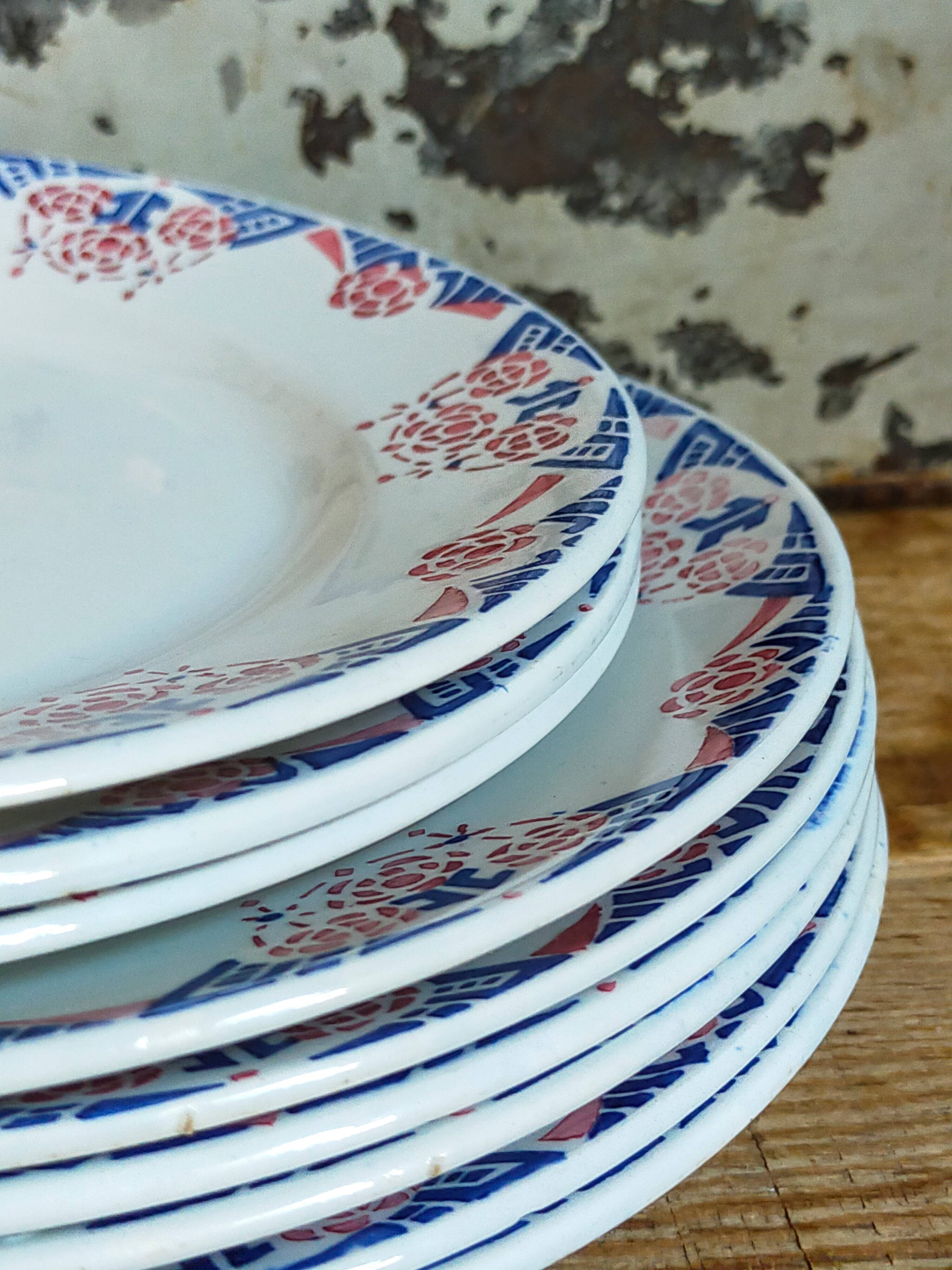 Nine Sarreguemines earthenware dessert plates, Brunoy service, 1940s