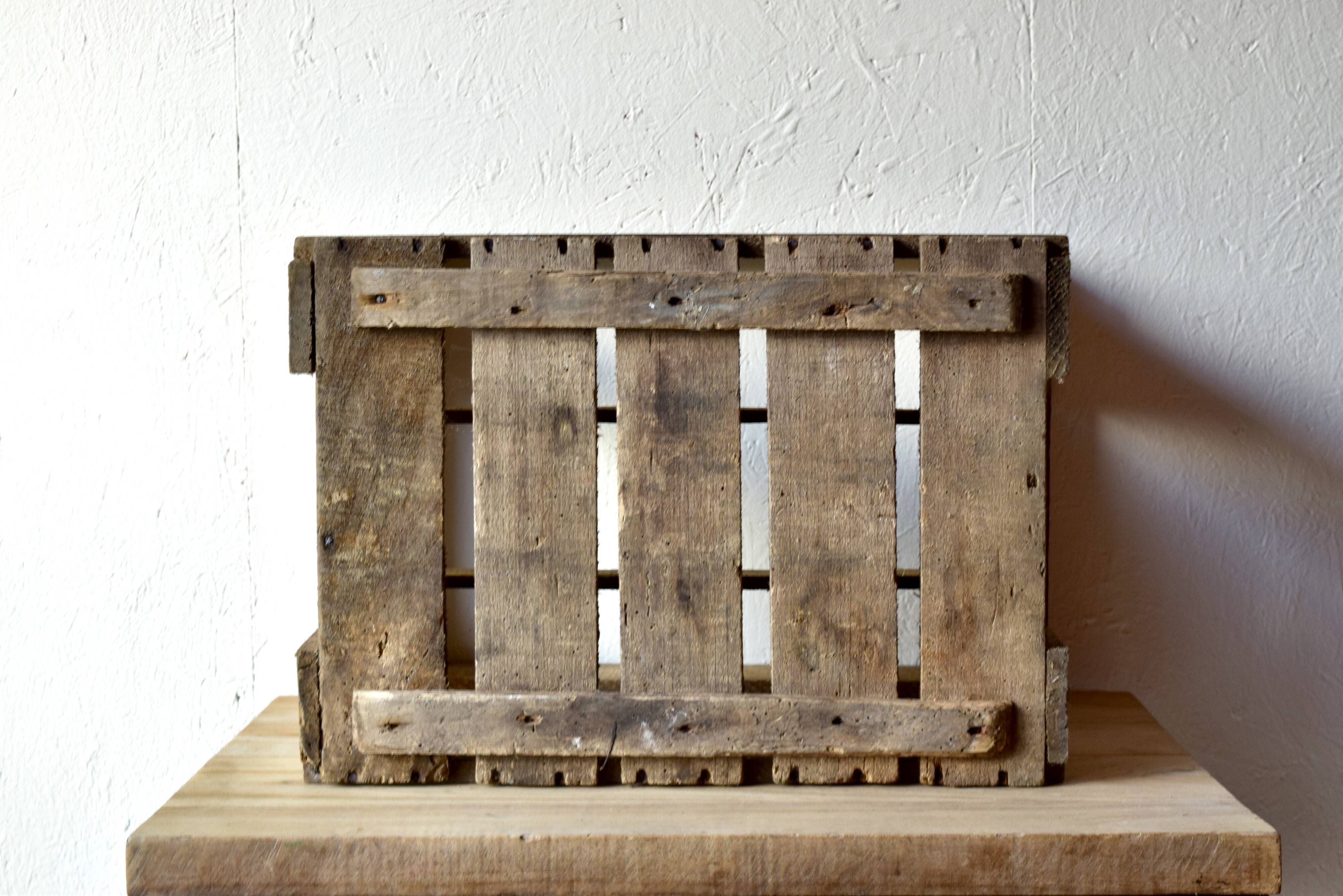 Old wooden rack for 12 bottles - Friko - Brasserie Frik - Belgium