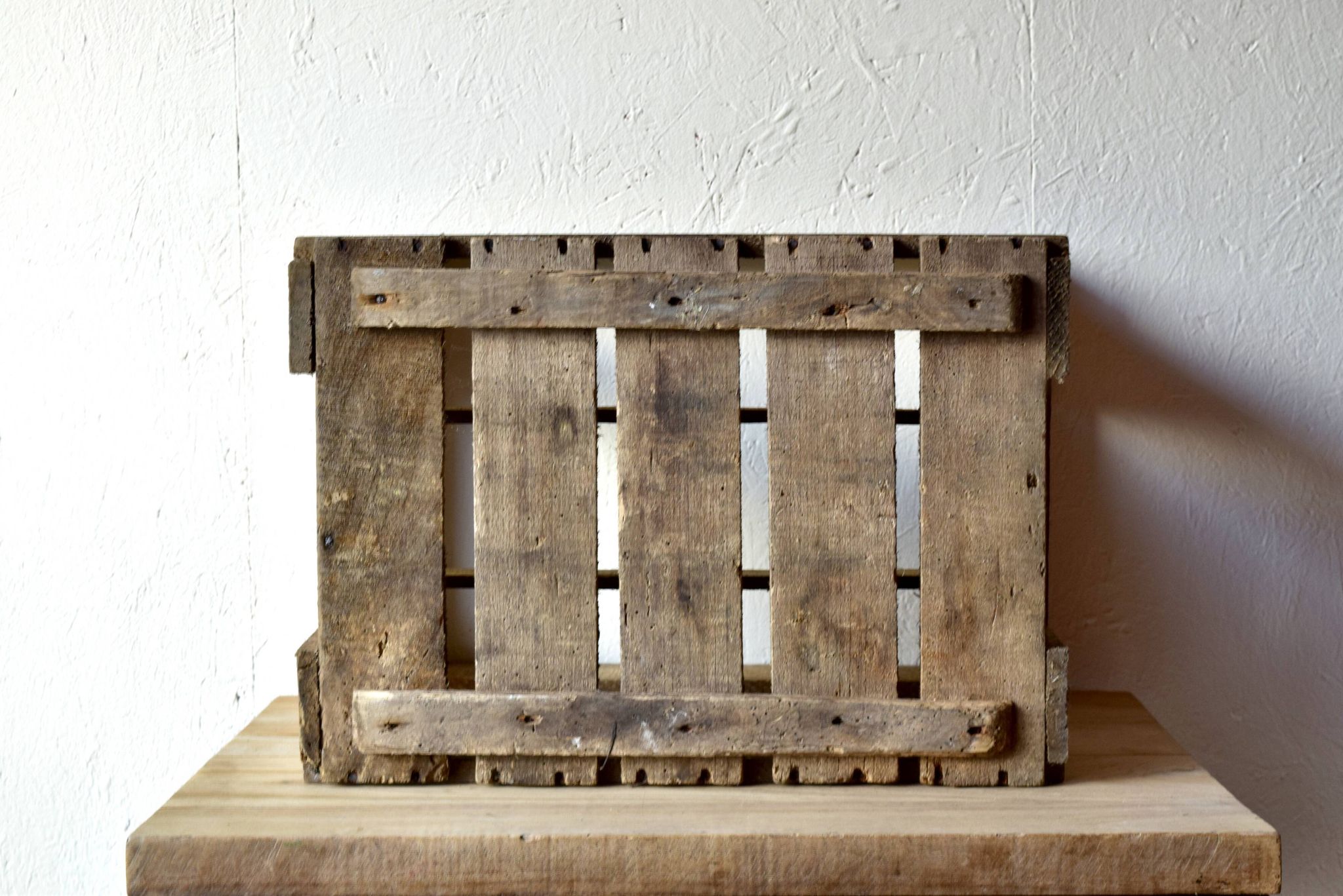 Old wooden rack for 12 bottles - Friko - Brasserie Frik - Belgium