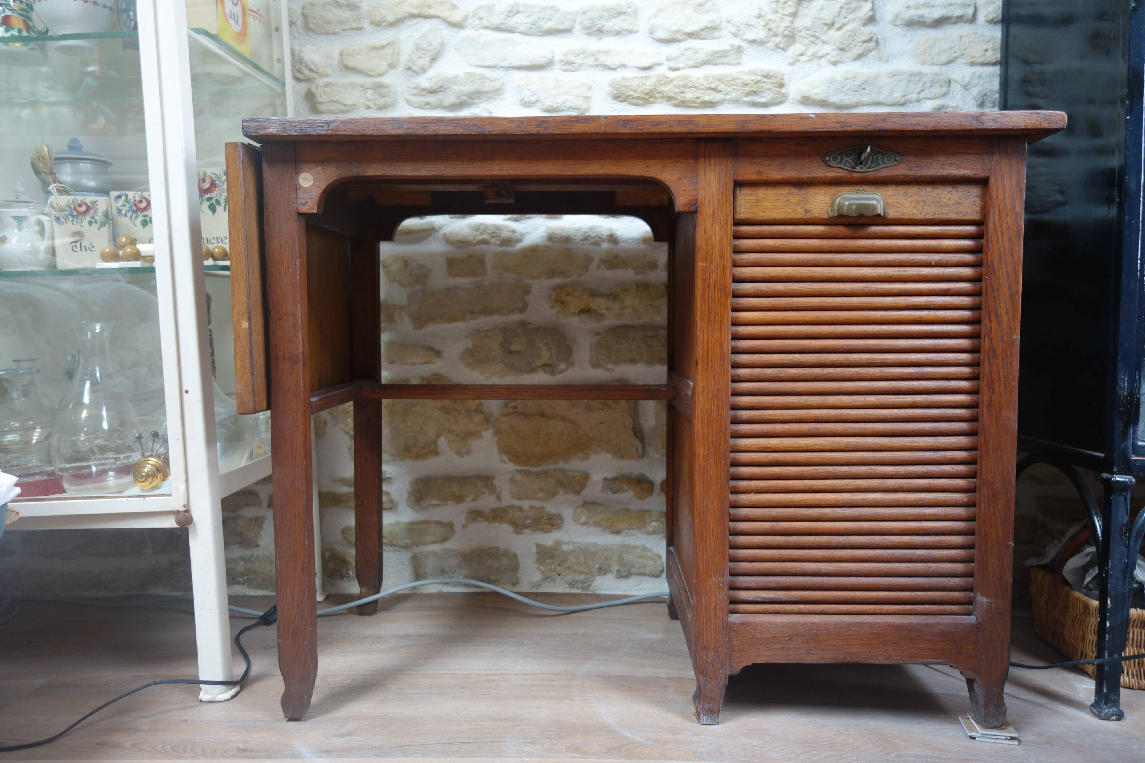 Bureau à rideau en bois avec tablette rabattable