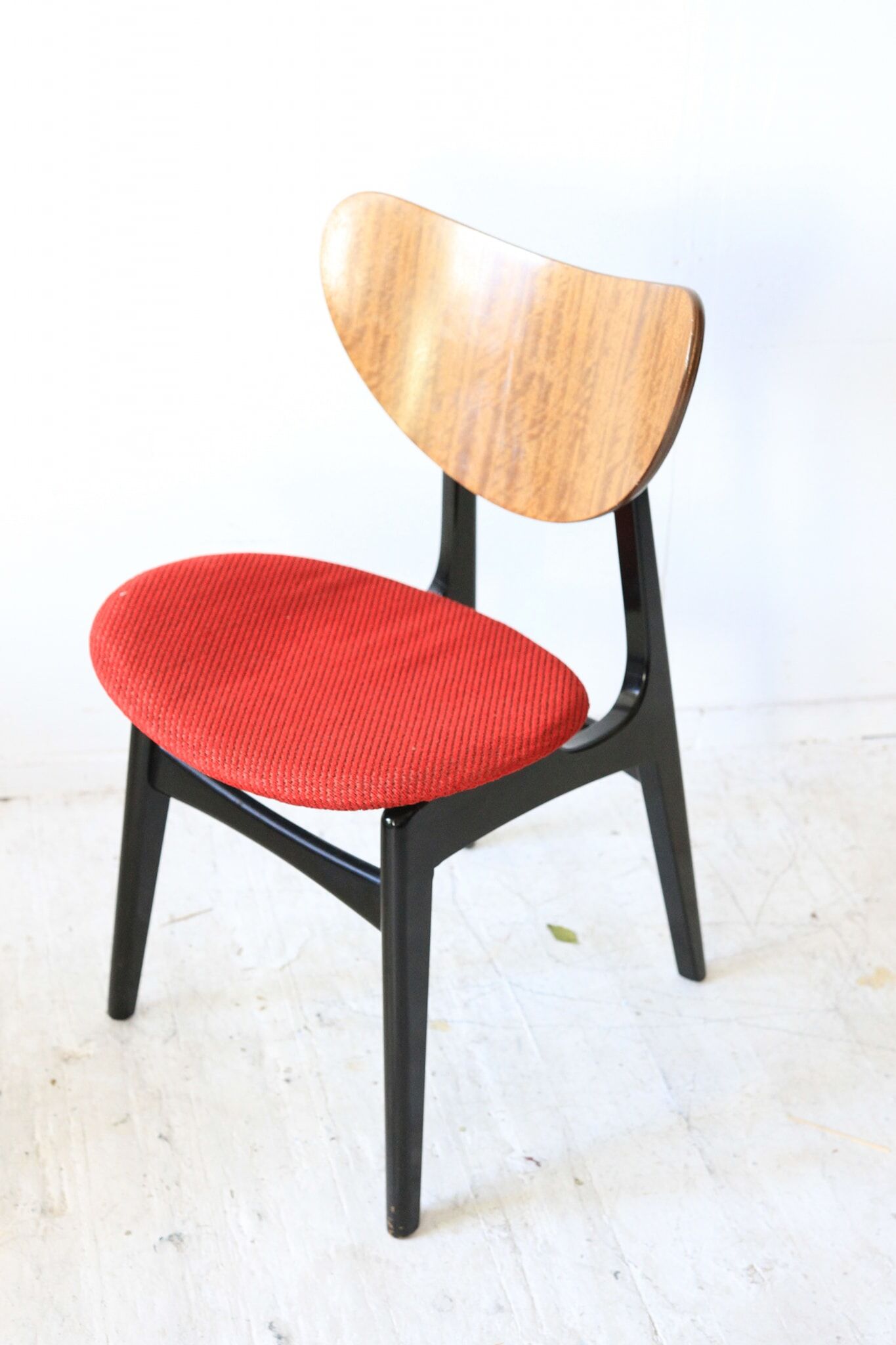 Mid-Century Drop Leaf Table with Butterfly Dining Chairs by E. Gomme for G-Plan, Set of 7