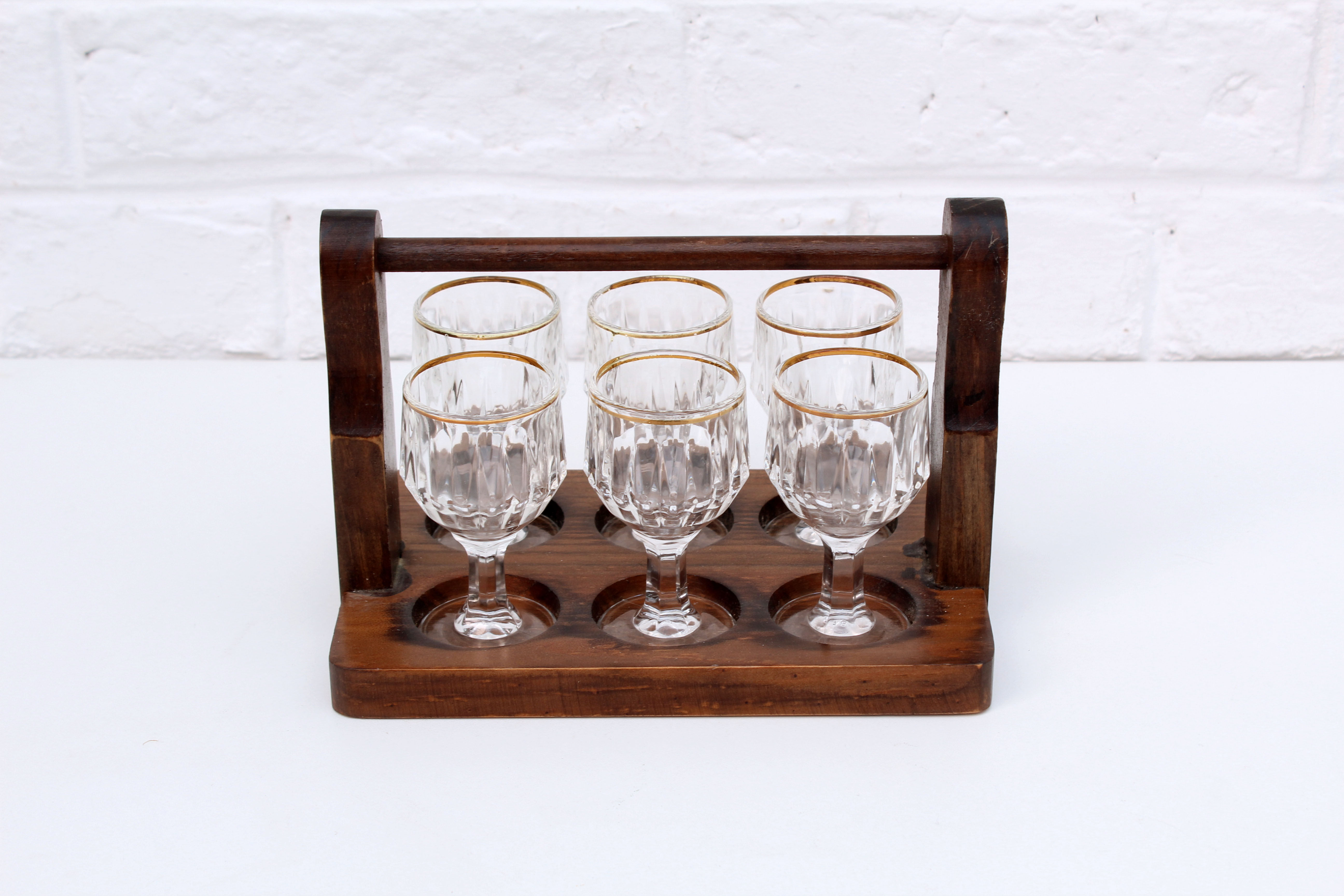 Vintage 6 liquor glasses and wood carrying tray