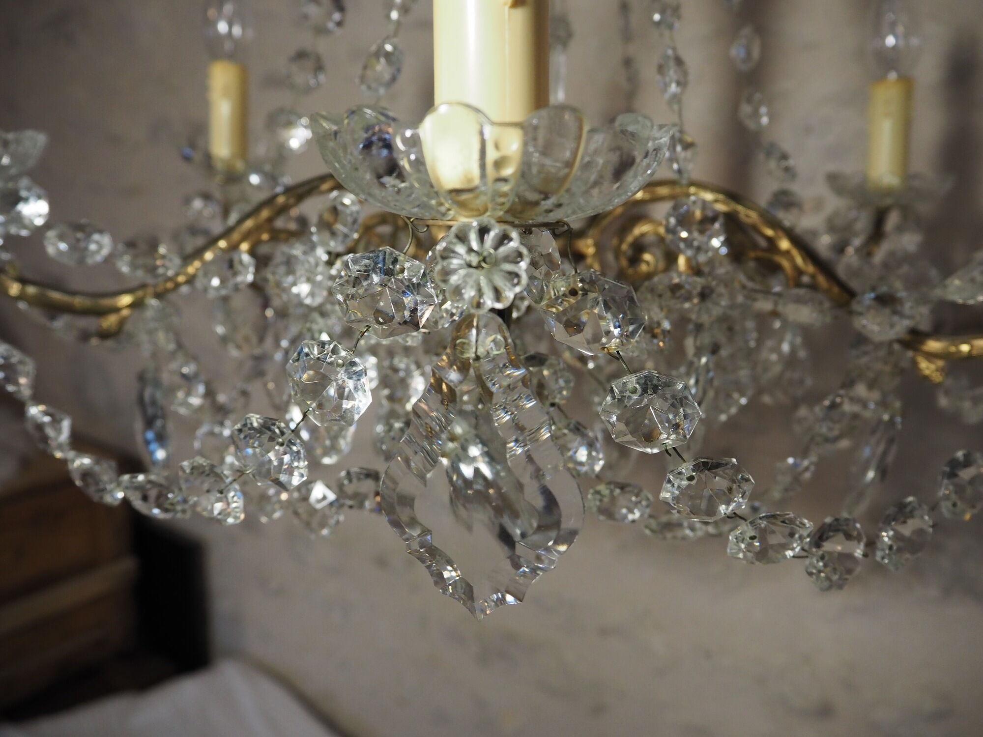 Ancient bronze and pampilles chandeliers with facets and crystal cups - old style - 6 fires
