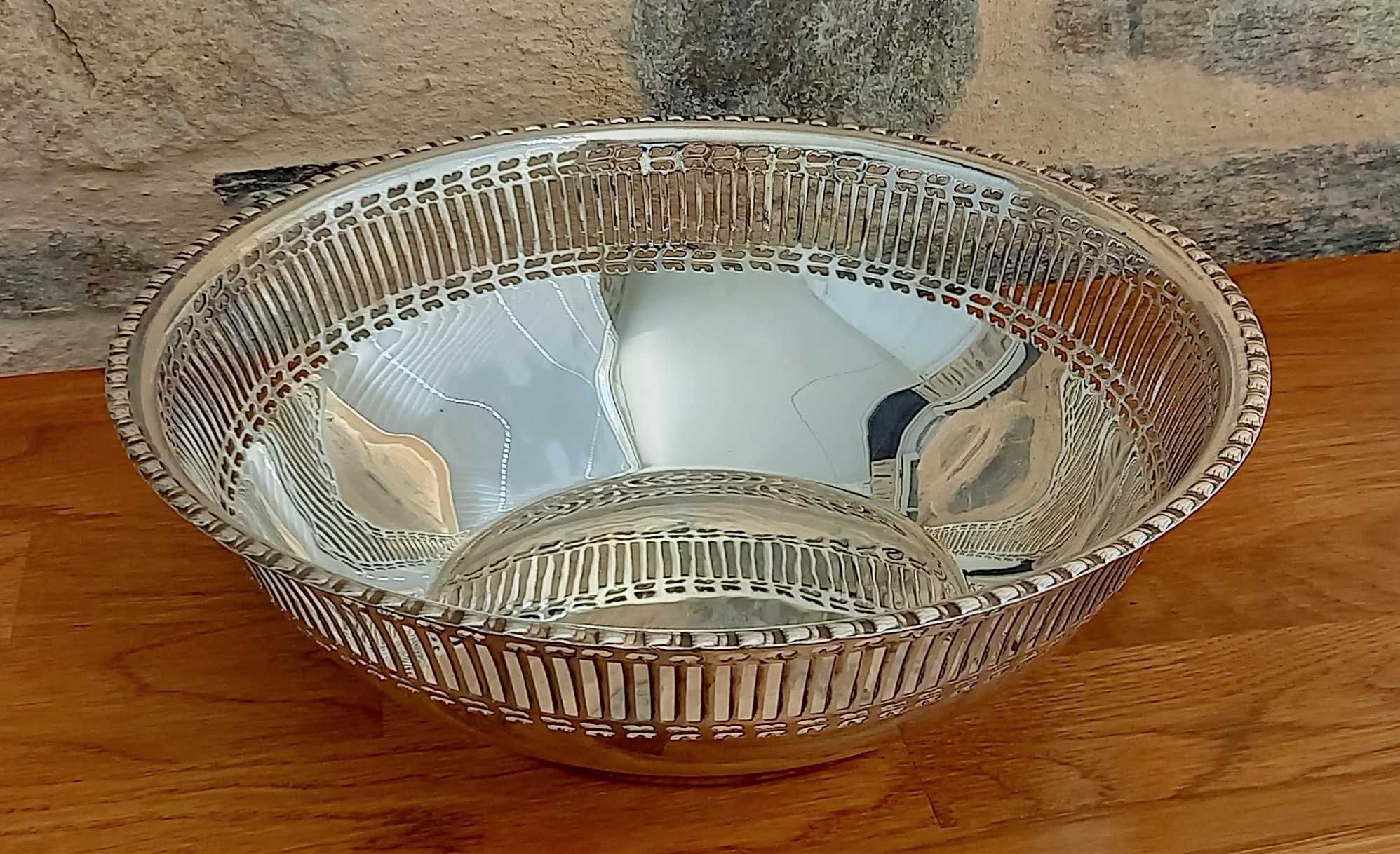 Silver metal bread basket openwork punched