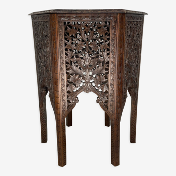 Table d’appoint 19ème siècle Birman sculpté à la main