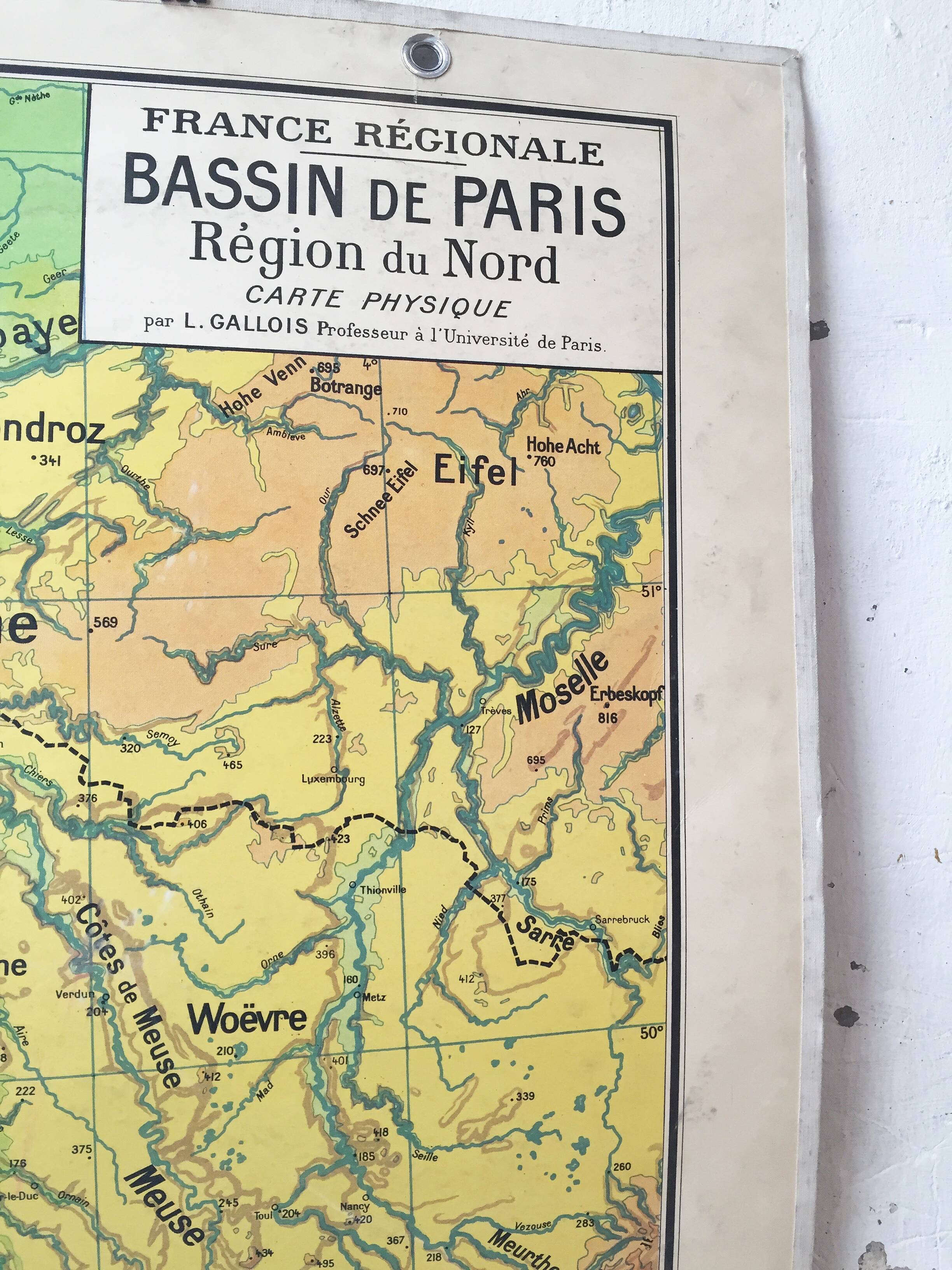 Vintage school map Bassin de Paris