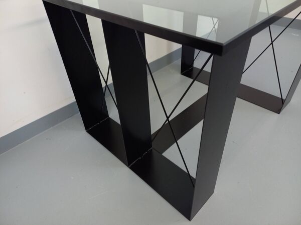 Table haute rectangulaire vintage en verre et métal noir des années 80