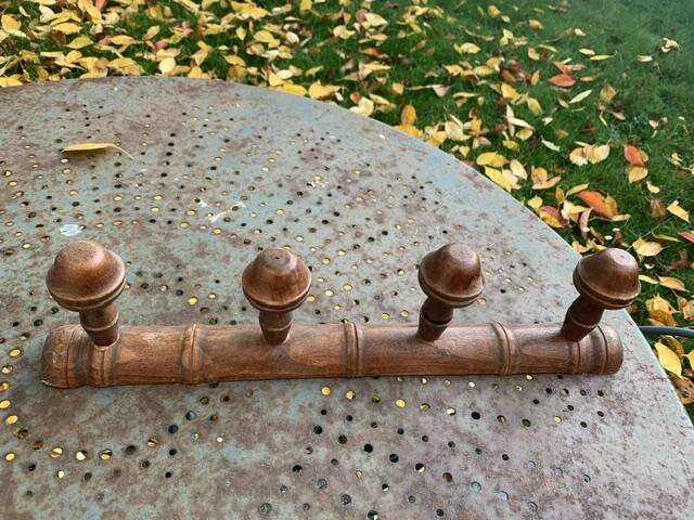 Coat rack in carved and varnished wood, imitation bamboo, 4 hooks