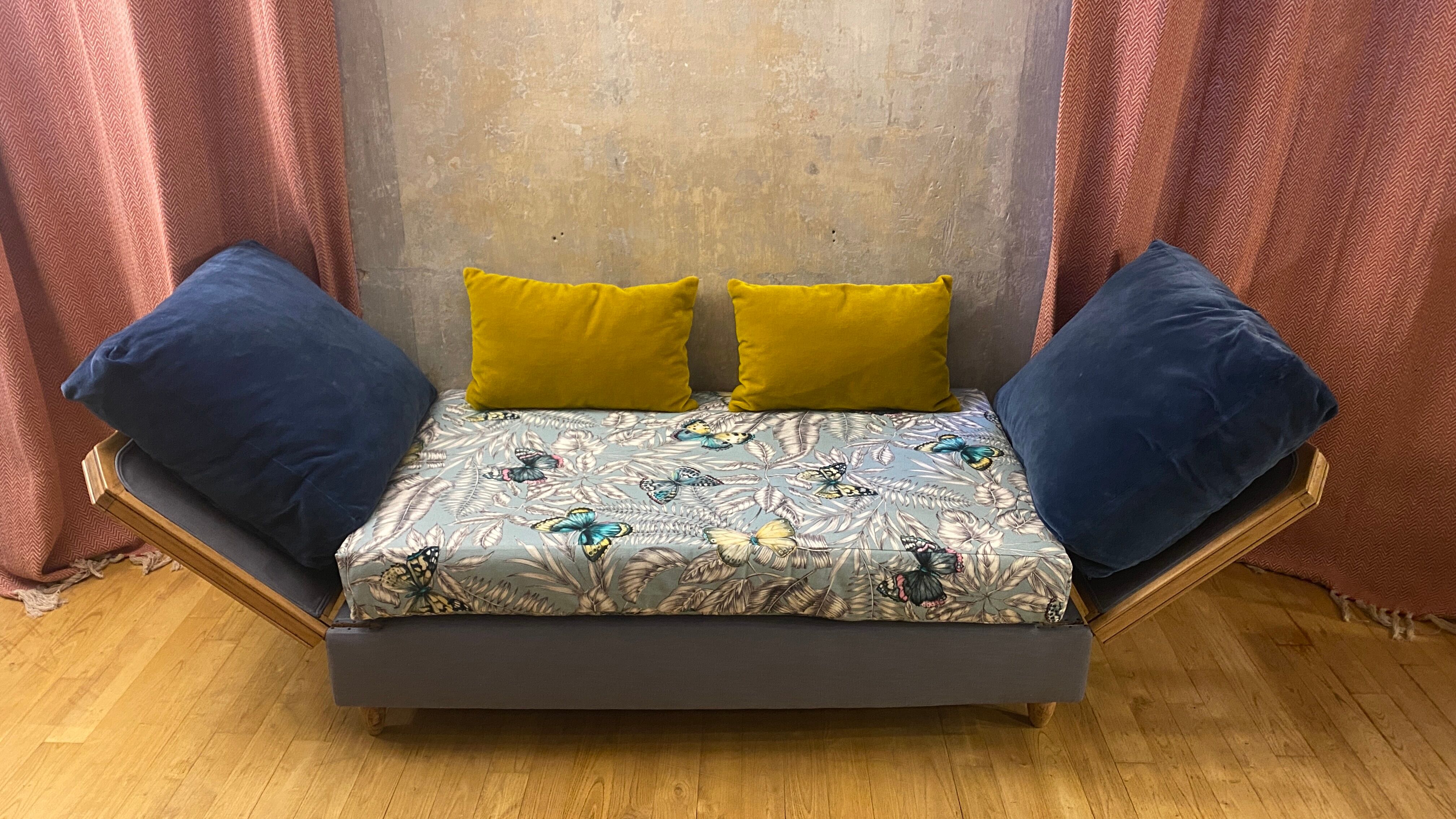 Swallow bench Thevenon Fabric - Completely redone Fabrics Upcycling