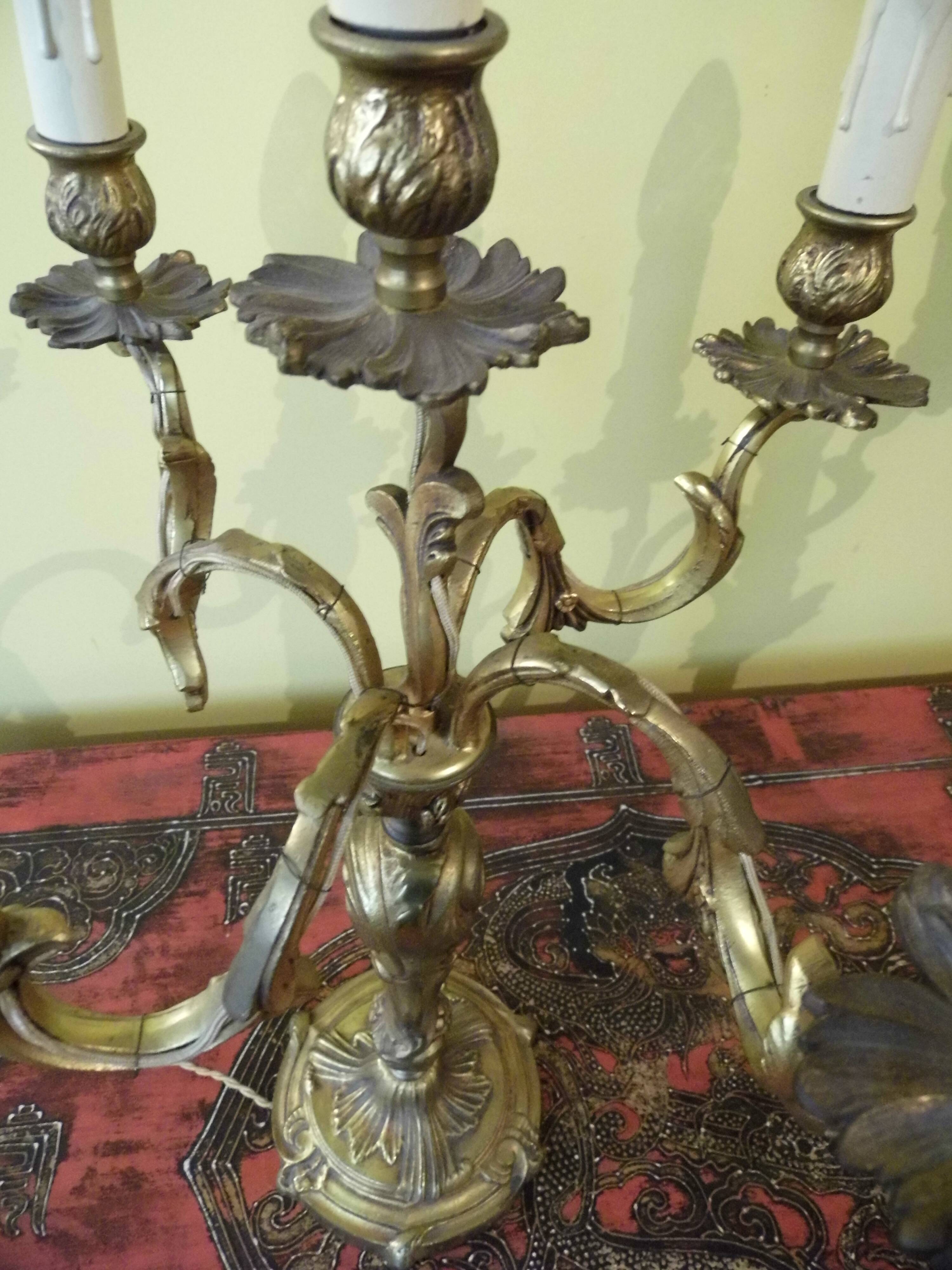 Chandeliers, candelabras pair of table lamps, bronze