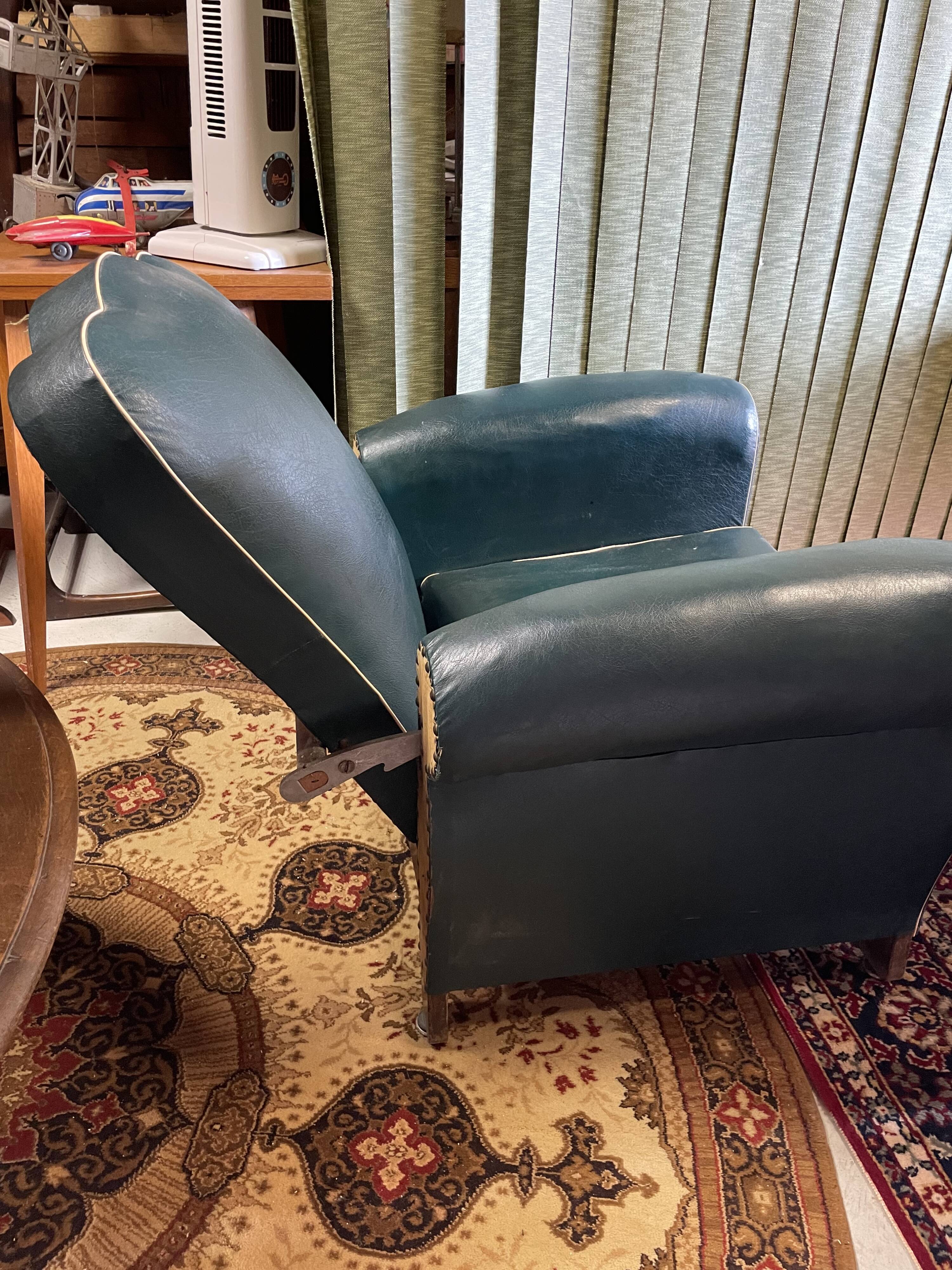 Armchair club moustache Skaï adjustable ep art deco