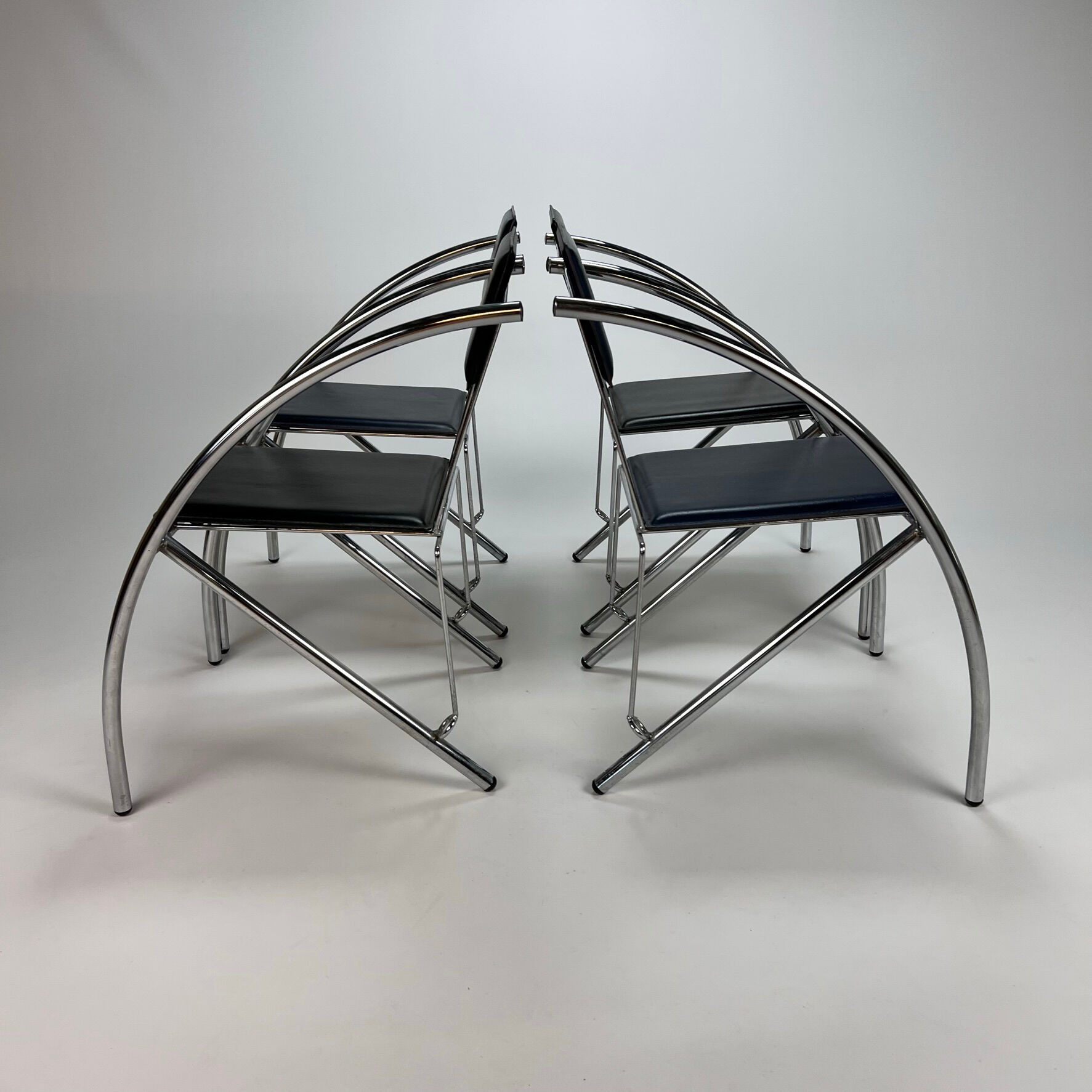 Set of 4 Postmodern Black and Blue and chrome tubular chairs, 1980s