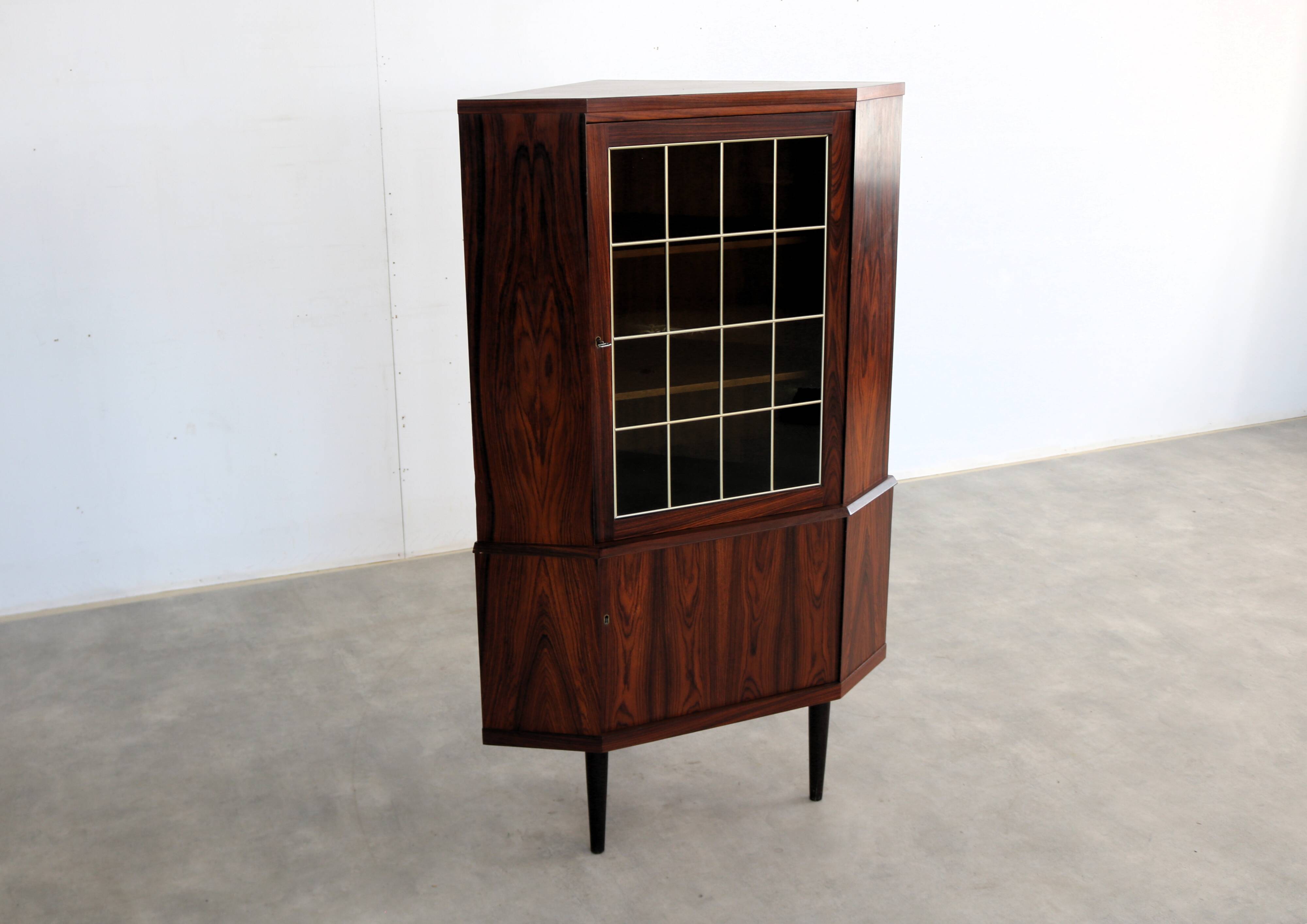 Vintage display cabinet | corner cabinet | 1960s | Danish