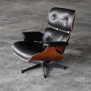 Fauteuil Lounge par Ray & Charles Eames pour Vitra, années 2000.