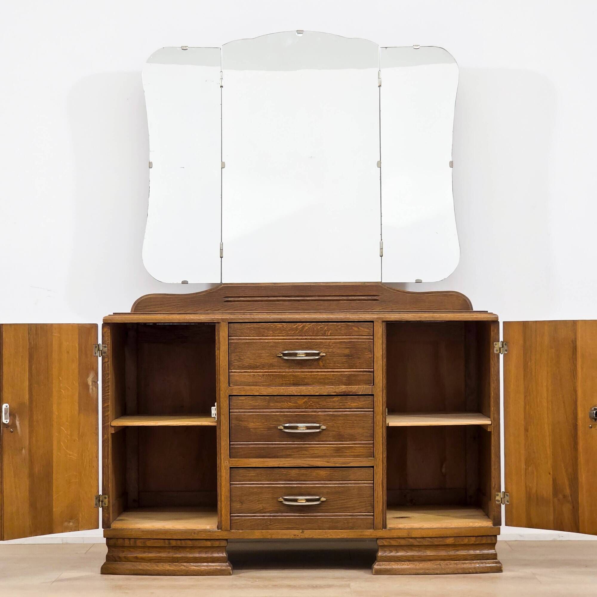 Wooden dressing table, Art Deco from the 1940s.