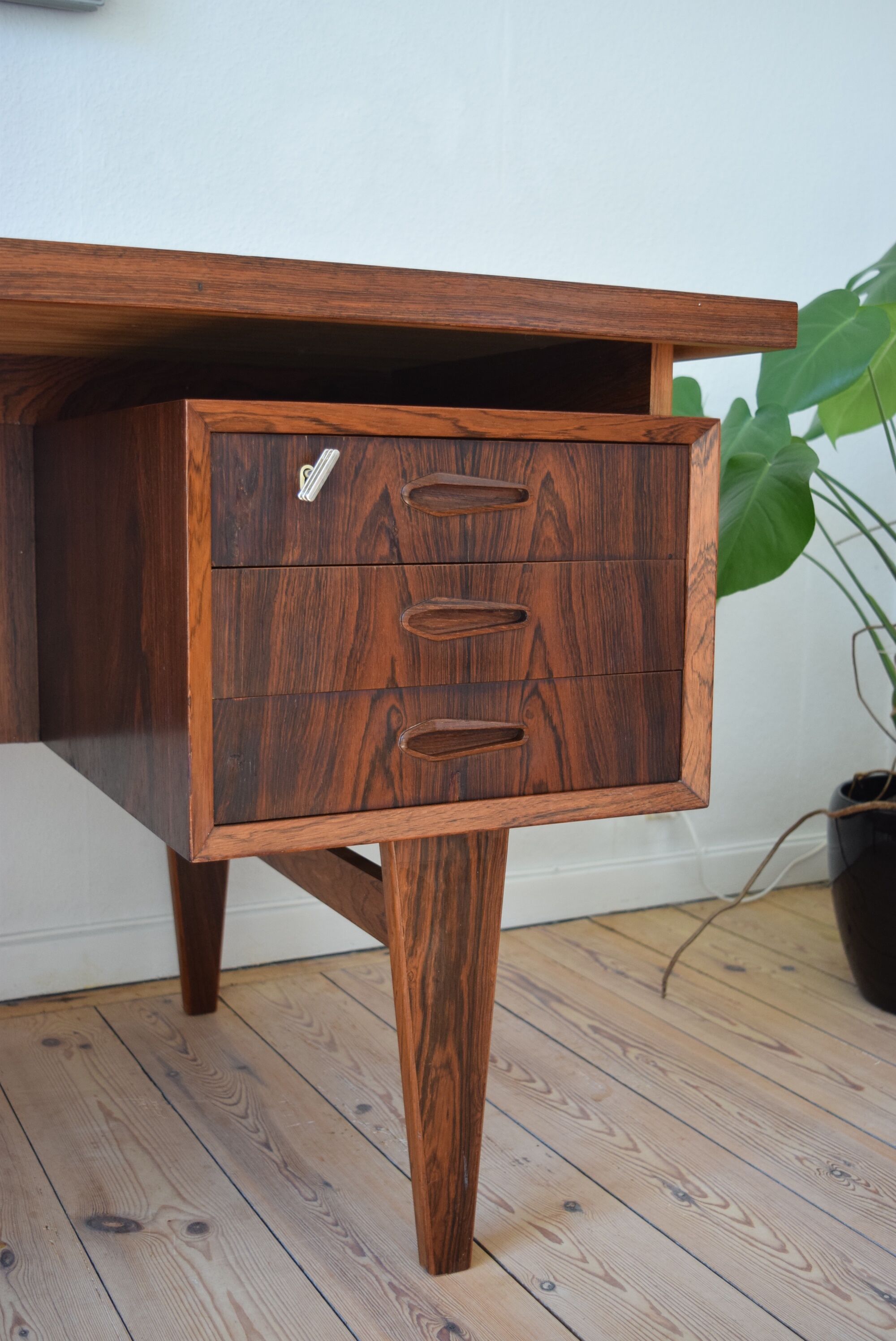 Mid-century danish floating rosewood desk, 1960