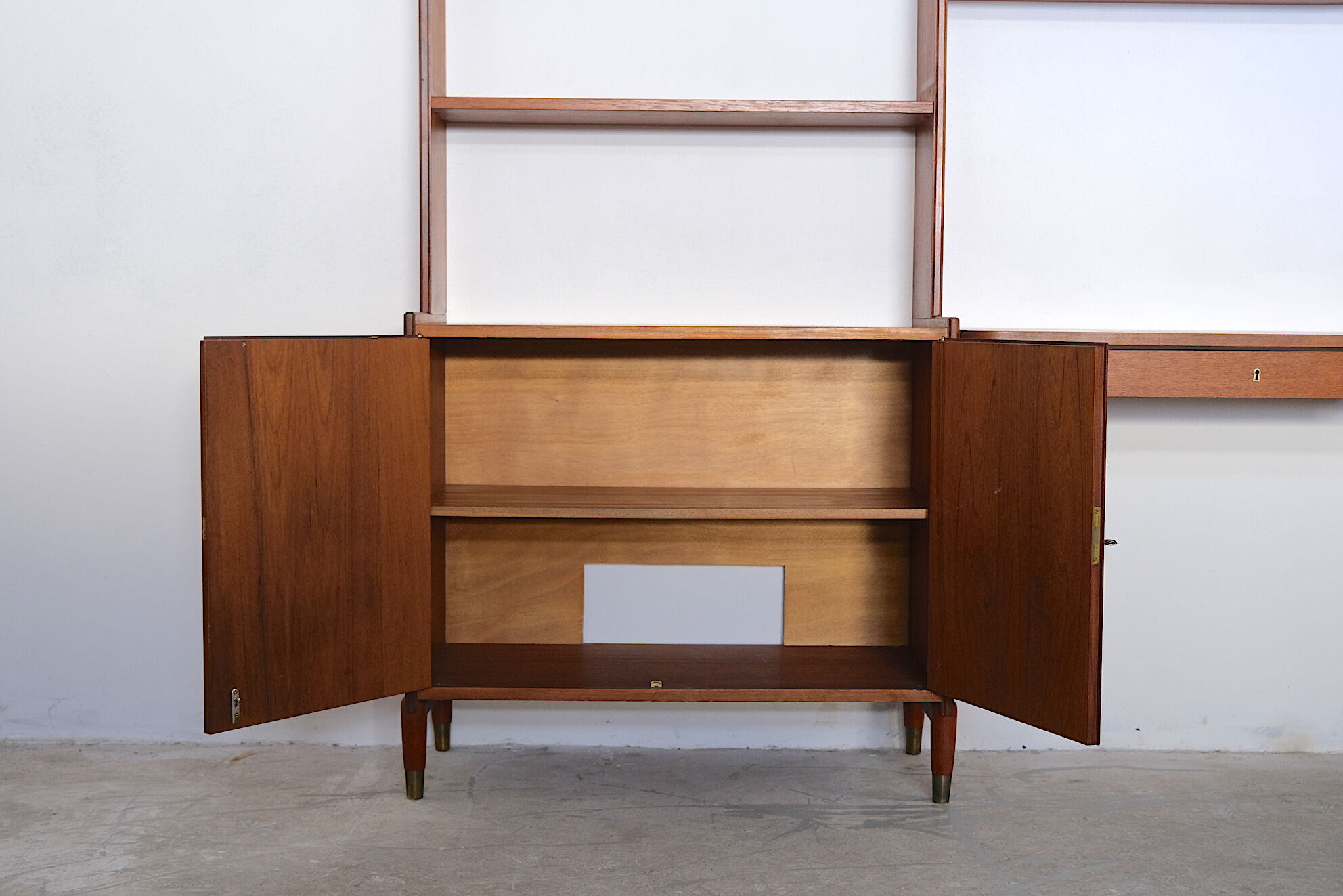Norwegian Mid Century Modular Standing Shelf, 1960's
