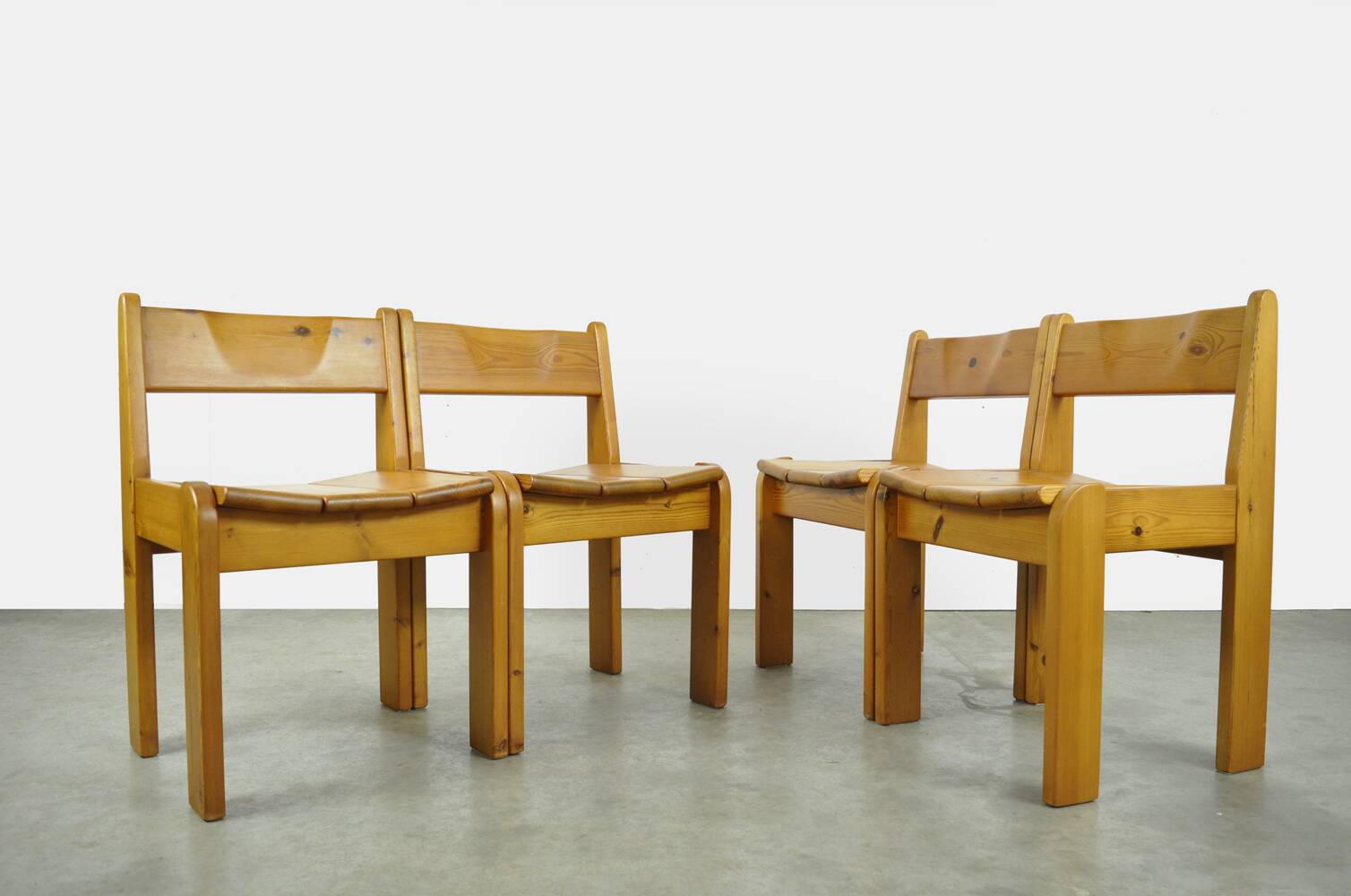 4 chaises en pin de style brutaliste, Ate van APELDOORN, années 1970