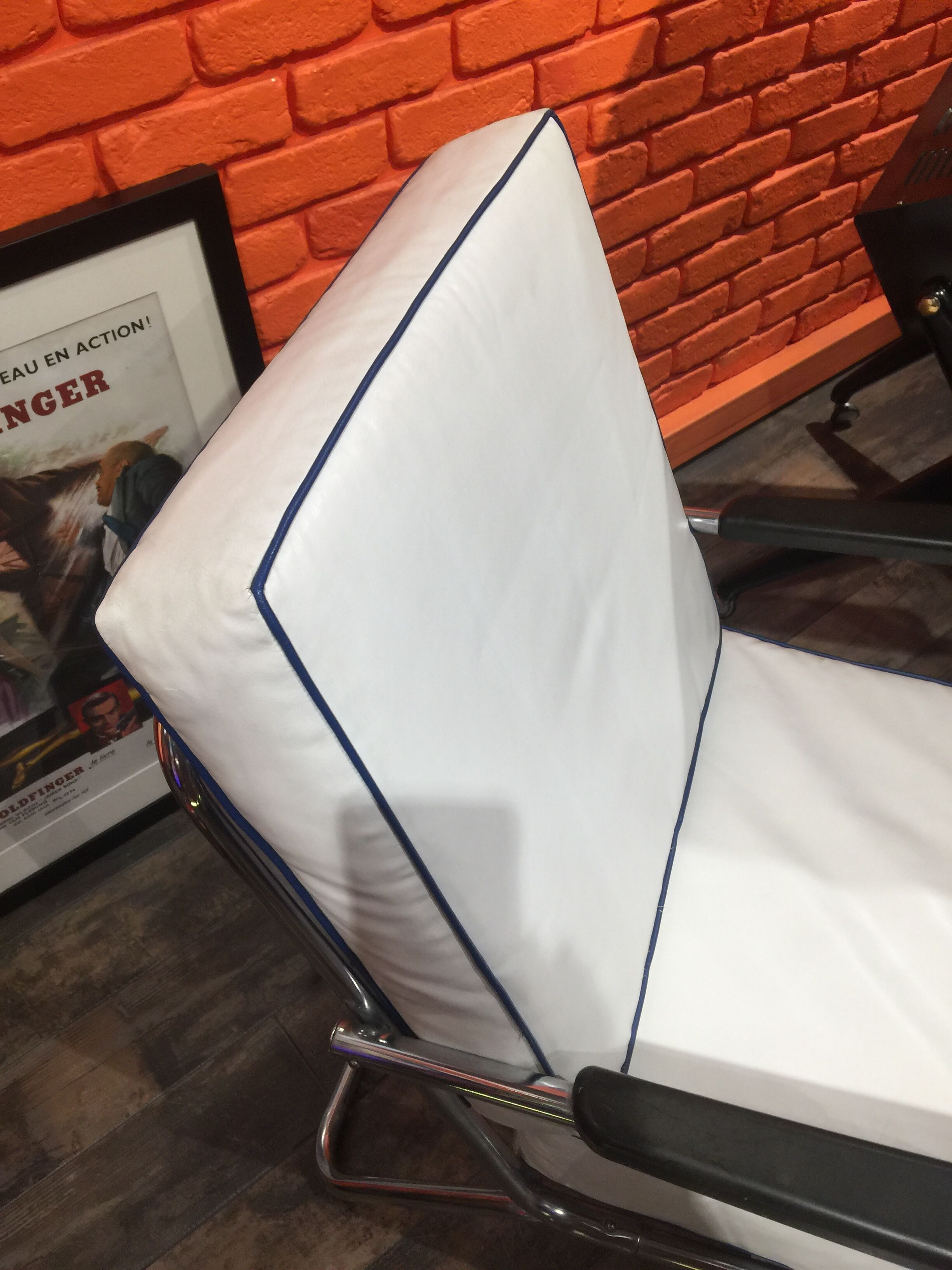 Lot 2 chairs USA 1950