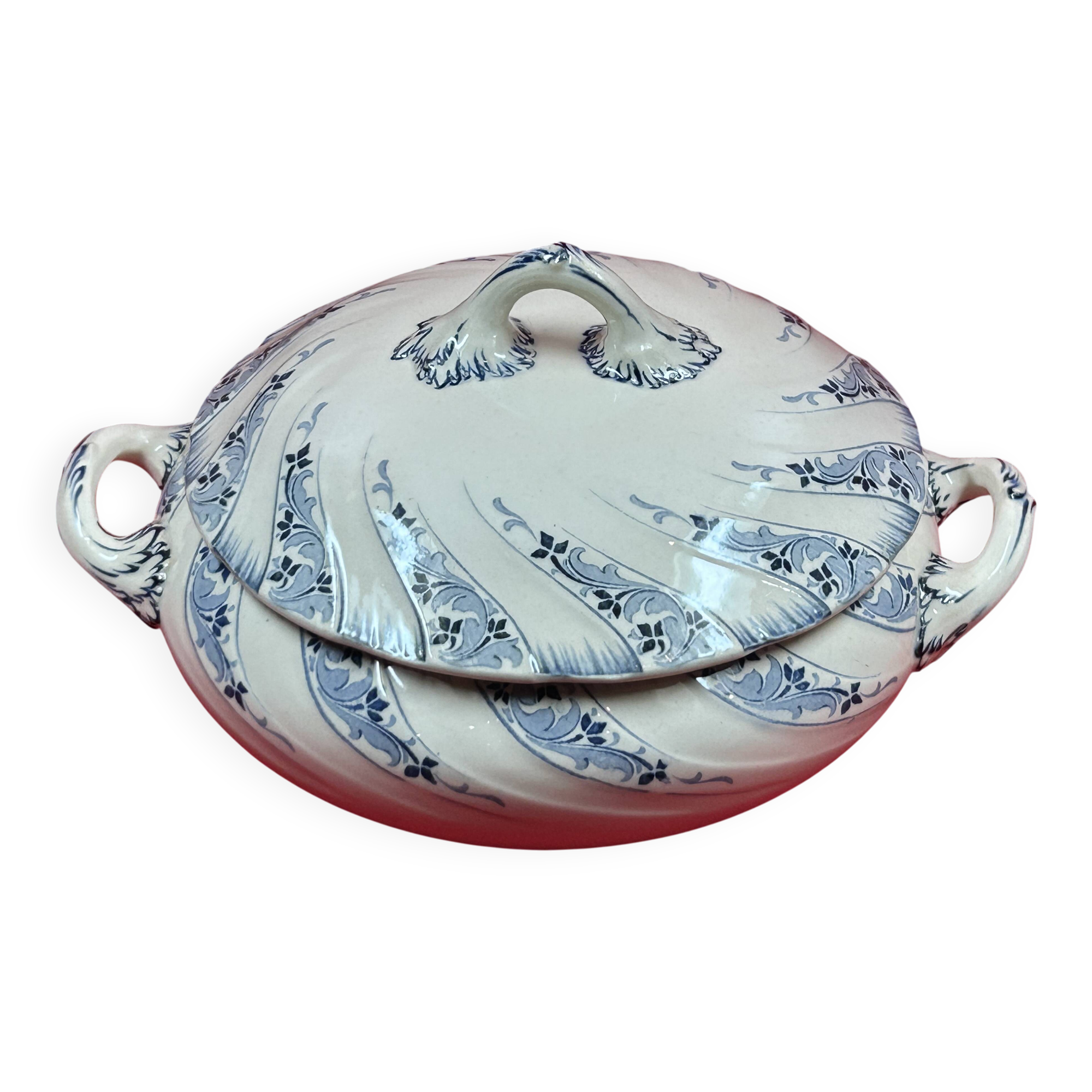 Antique Lunéville earthenware tureen, 28 x 22 x 16 cm