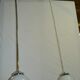 Suspension vintage avec une boule en opaline blanche